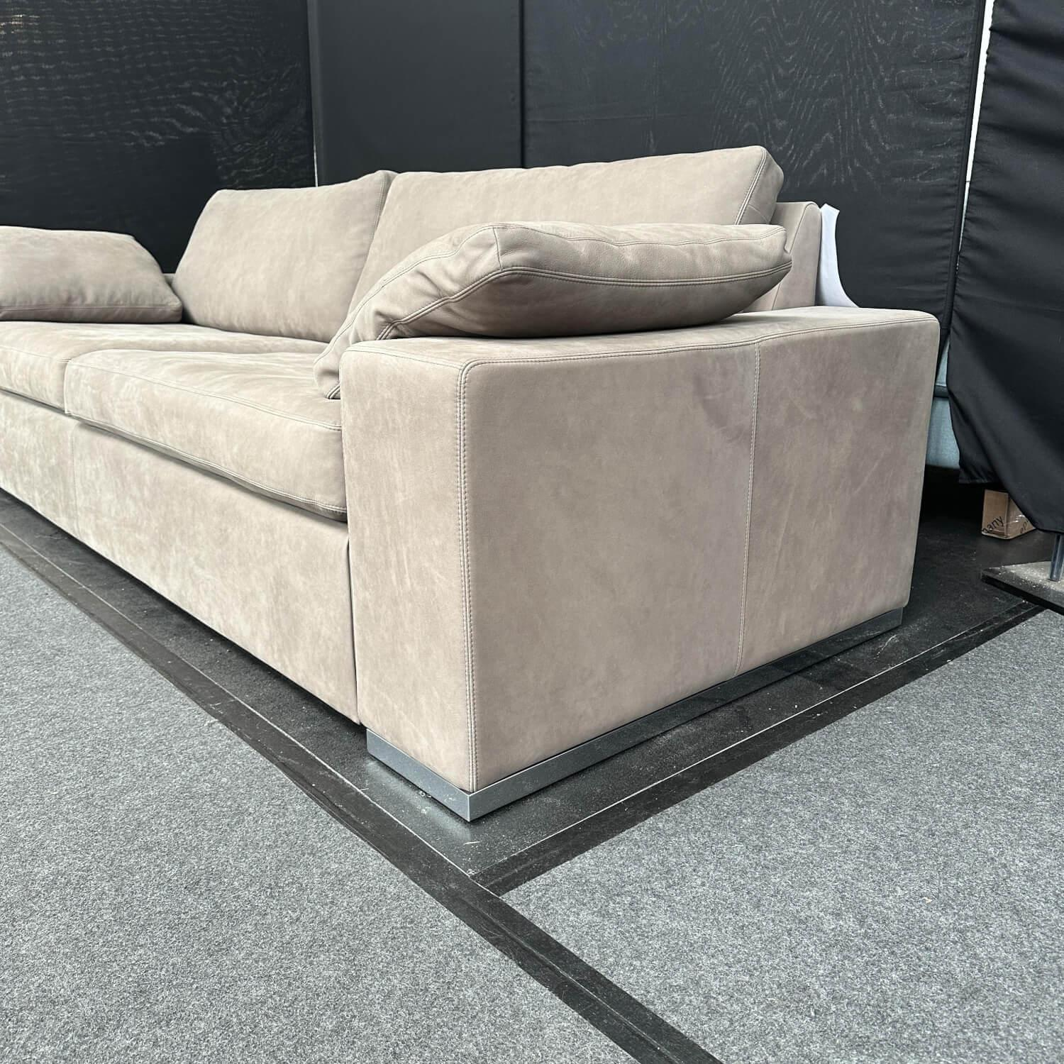 Sofa Conseta Leder 683 Taupe Beige Rahmenfuß Verchromt Füllungen Luftzellen Inklusive Armlehnenkissen