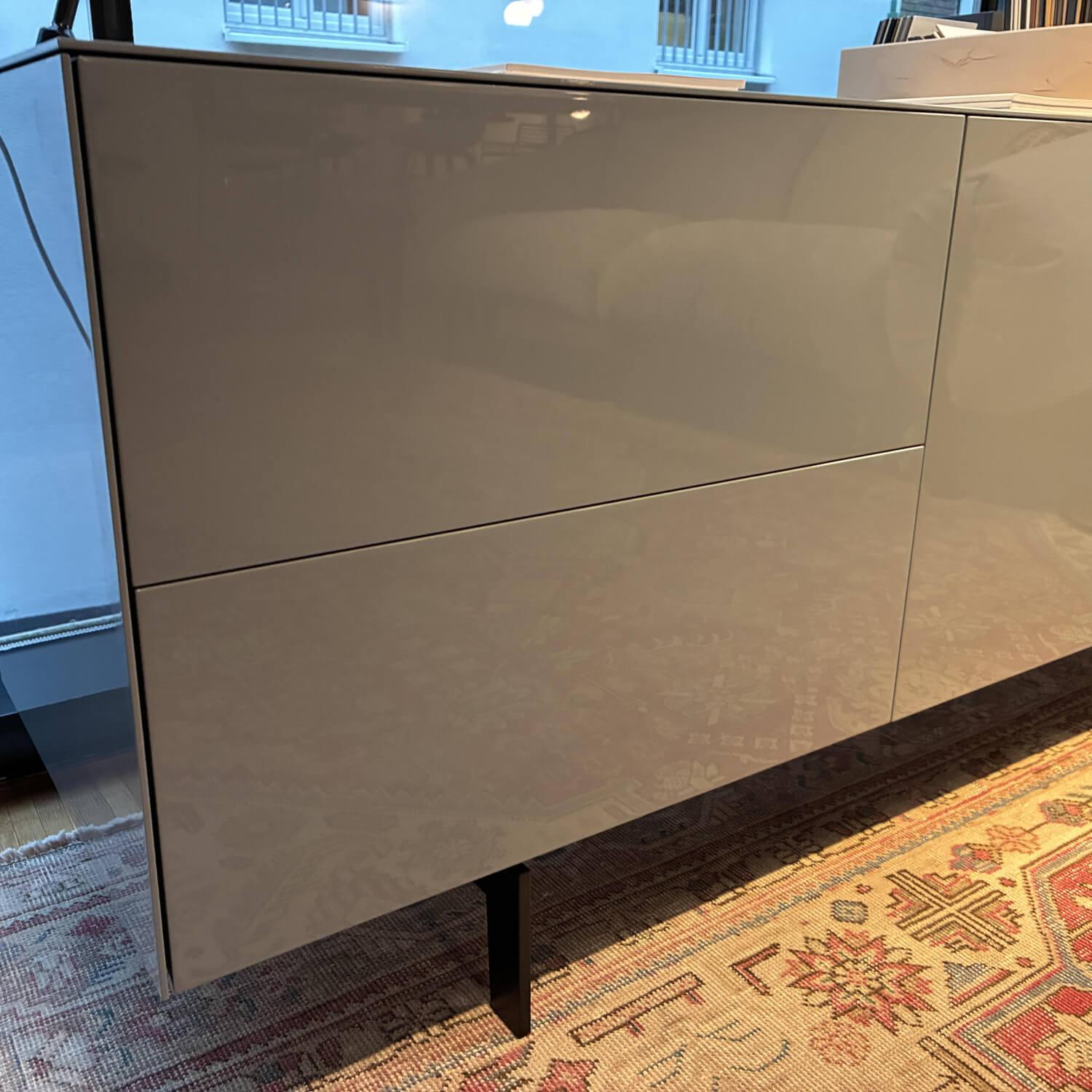 form1 - Lowboard f10 Lack Hochglanz Grau 2 Türen 2 Schubladen - 2