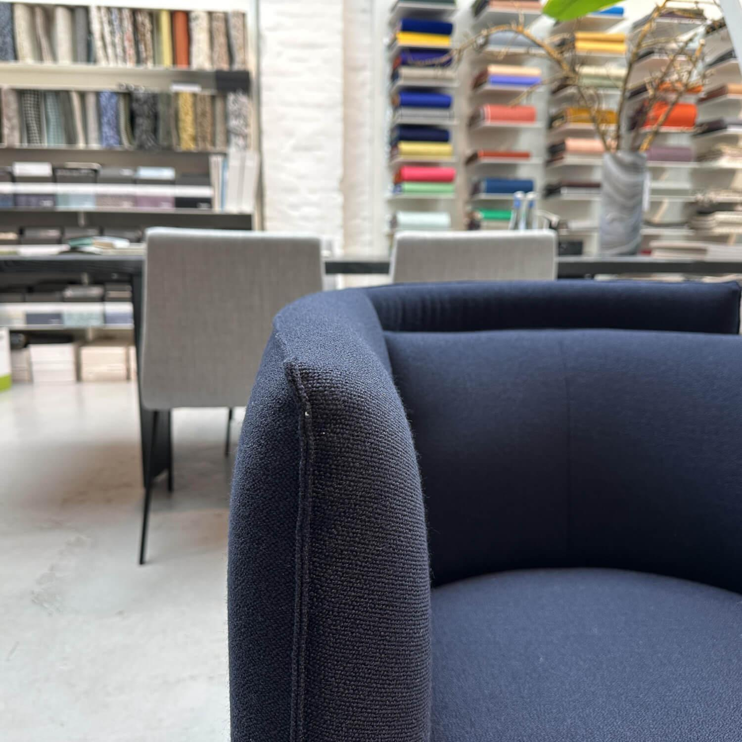 Ligne Roset - Sessel Hemicycle Stoff Vidar Nuit 786 Blau Füße Metall Schwarz Lackiert - 3