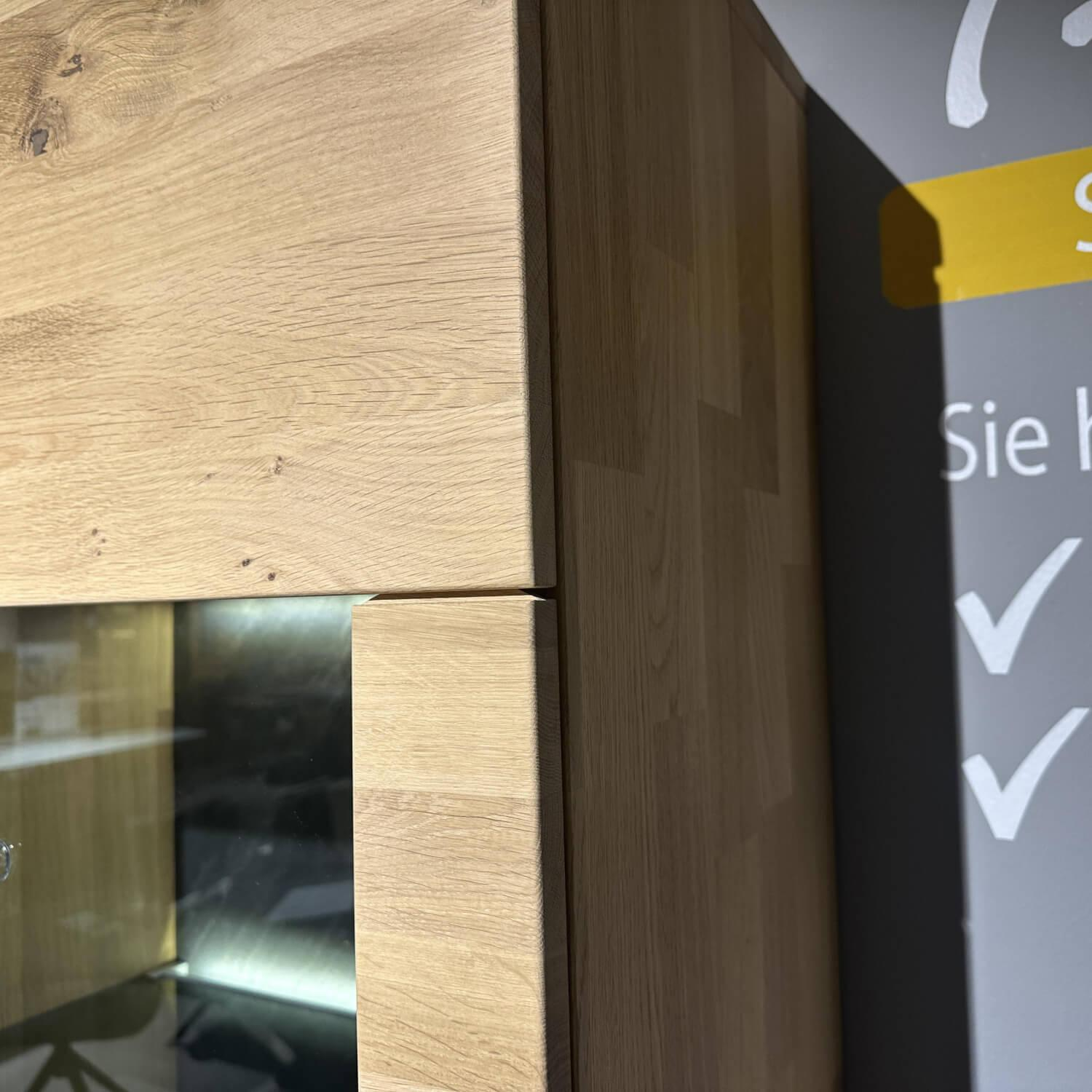 Decker - Wohnwand Ameno Wildeiche Massiv Bianco Weiß Geölt Rückwand Schiefer Inkl. Beleuchtung - 4