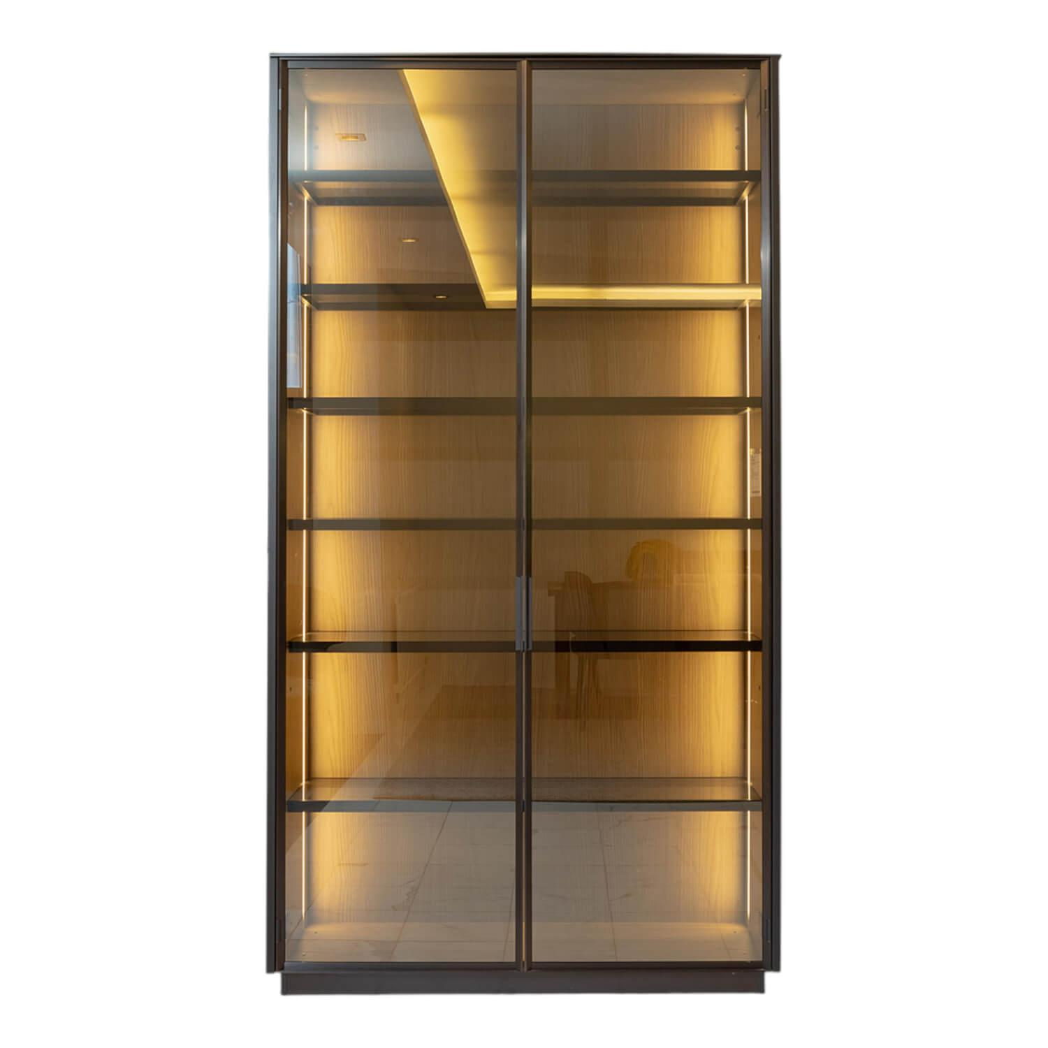 Poliform - Vitrine PR24 Drehtüren Reflektierendes Rauchglas Rahmen Mokka Inklusive LED Beleuchtung - 1