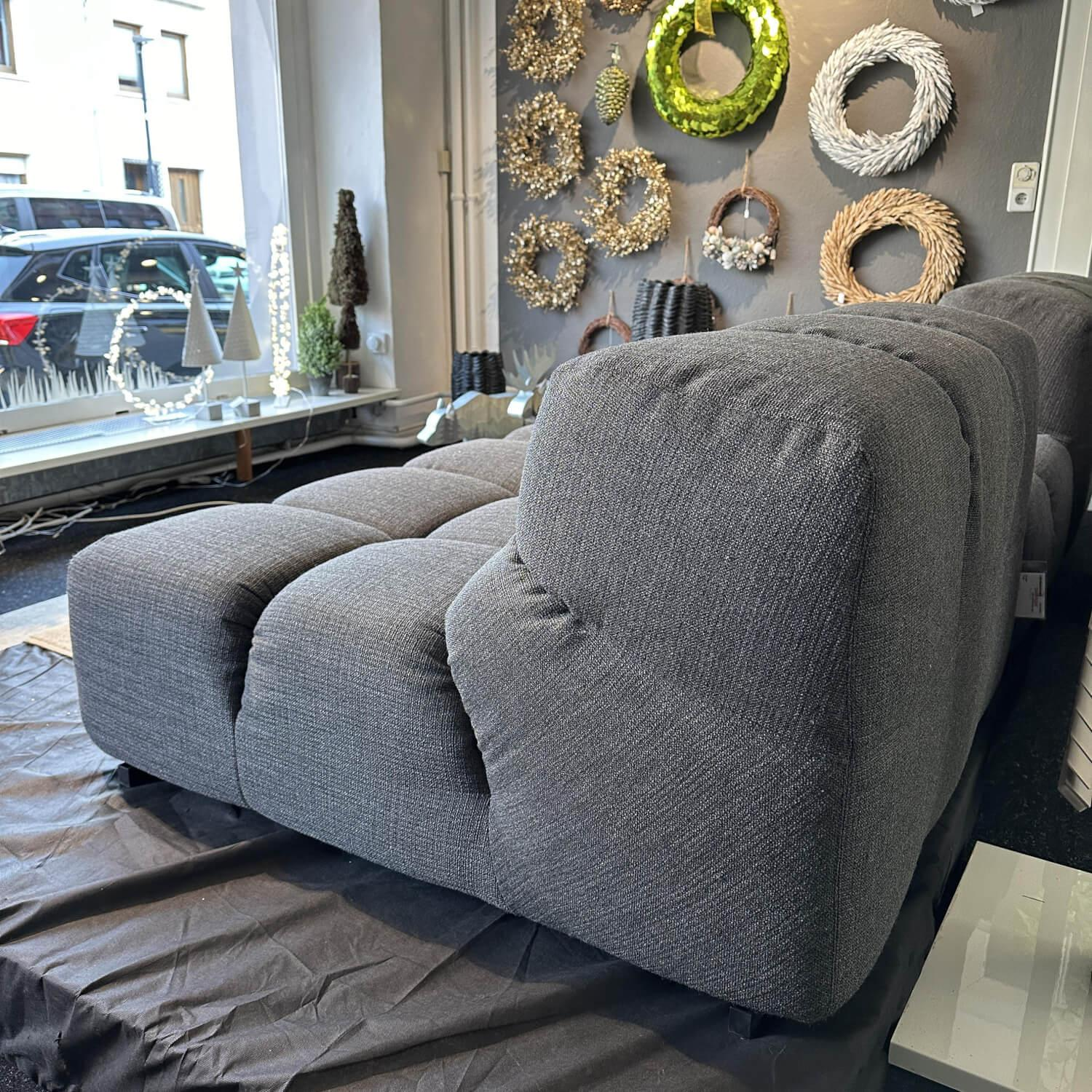 B&B Italia - Sofa Tufty Time Bezug Stoff Esopo Anthrazit Füße Schwarz - 6