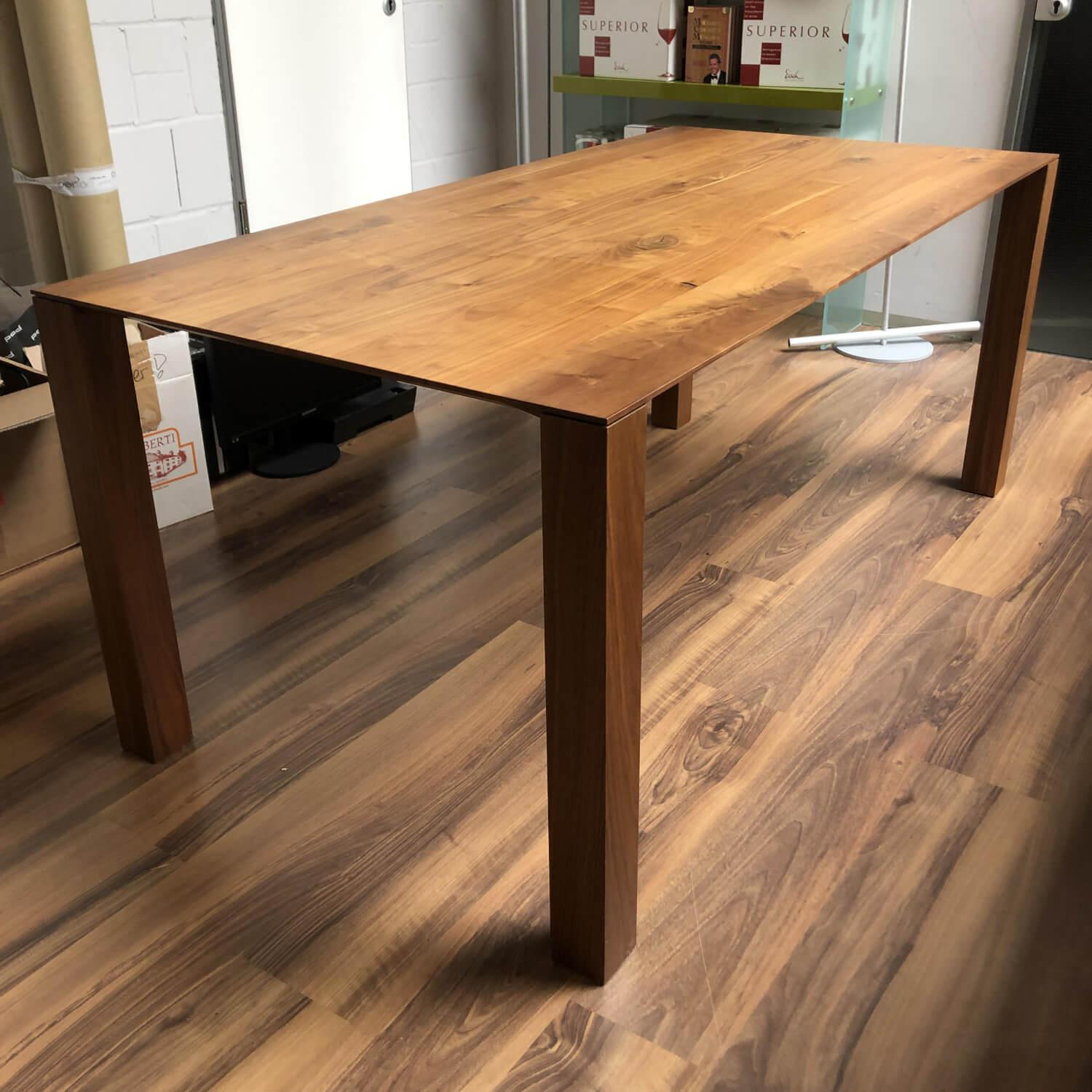 Willisau - Esstisch Amerikanischer Nussbaum - 1