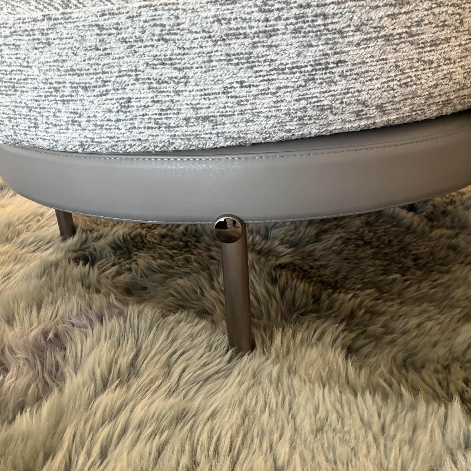 Minotti - Sessel Torii Medium Stoff Kerlin 01 Granito Grau Sockel Leder Aspen 28 Ardesia - 4