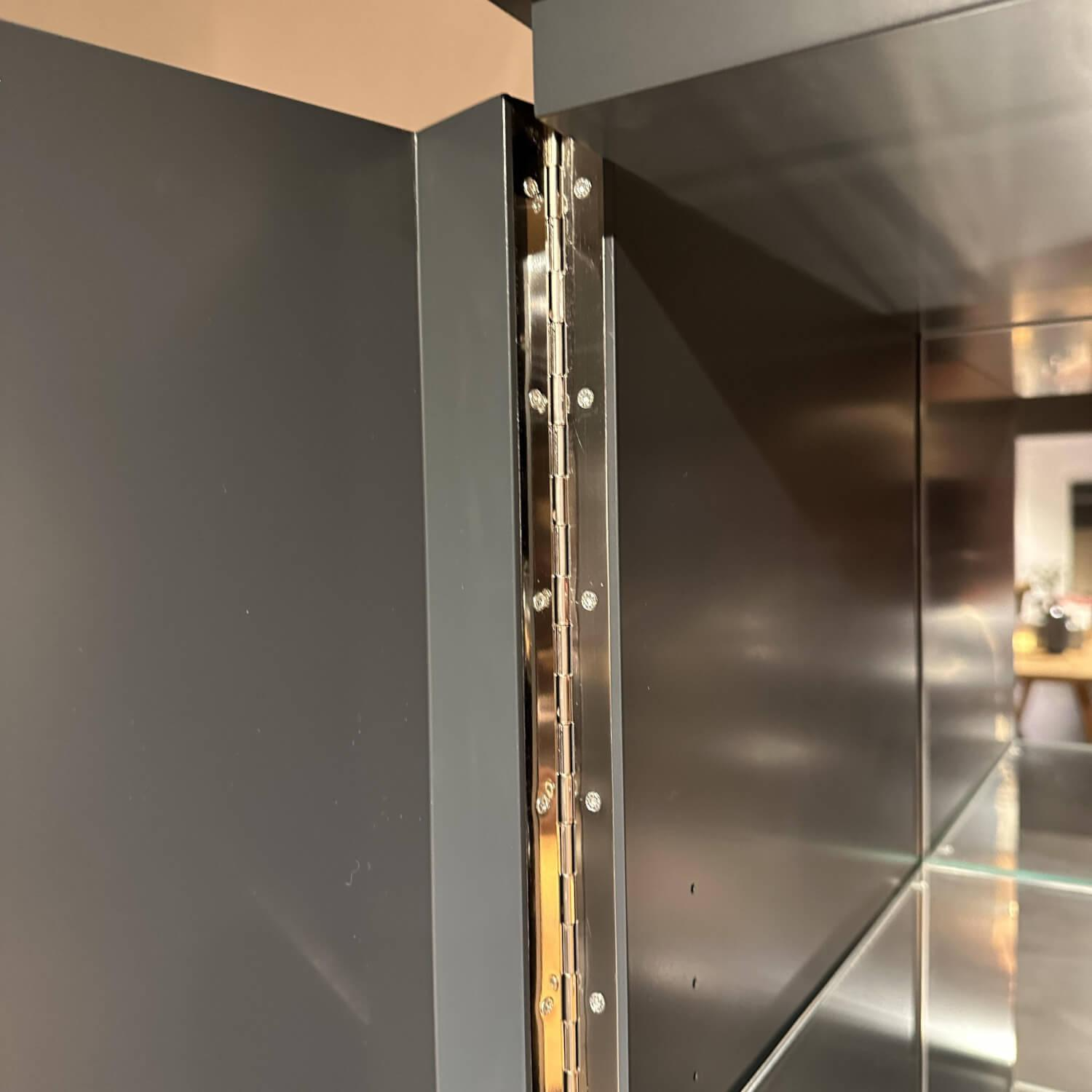 KMK - Barschrank Maxim 2-Türig Lack Anthrazit Matt Und Hochglanz RAL 7016 - 6