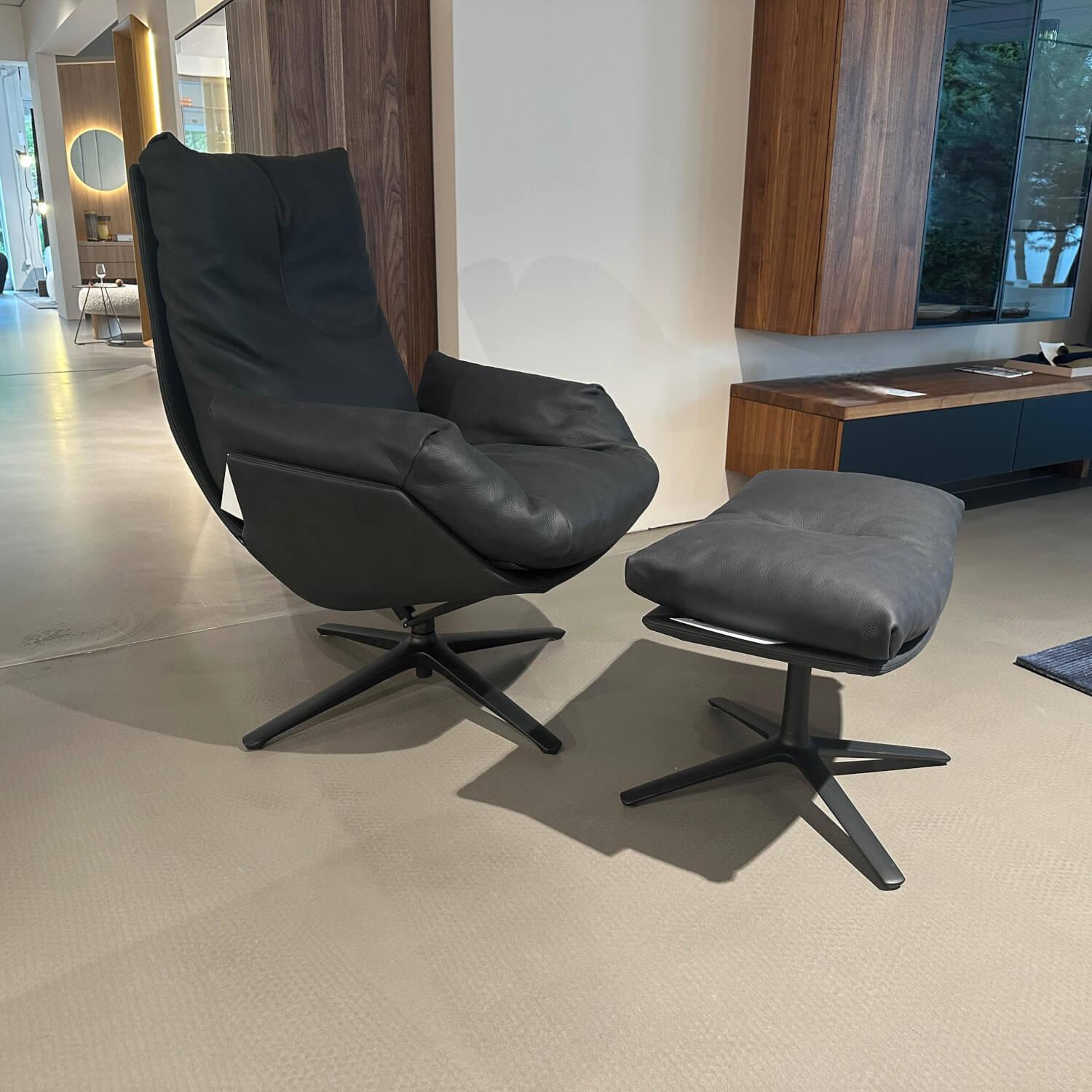 COR - Sessel Cordia Lounge 53122 Leder 423 Schwarz 4 Fuß Gestell F05 Feinstruktur Schwarz Inklusive Hocker - 3