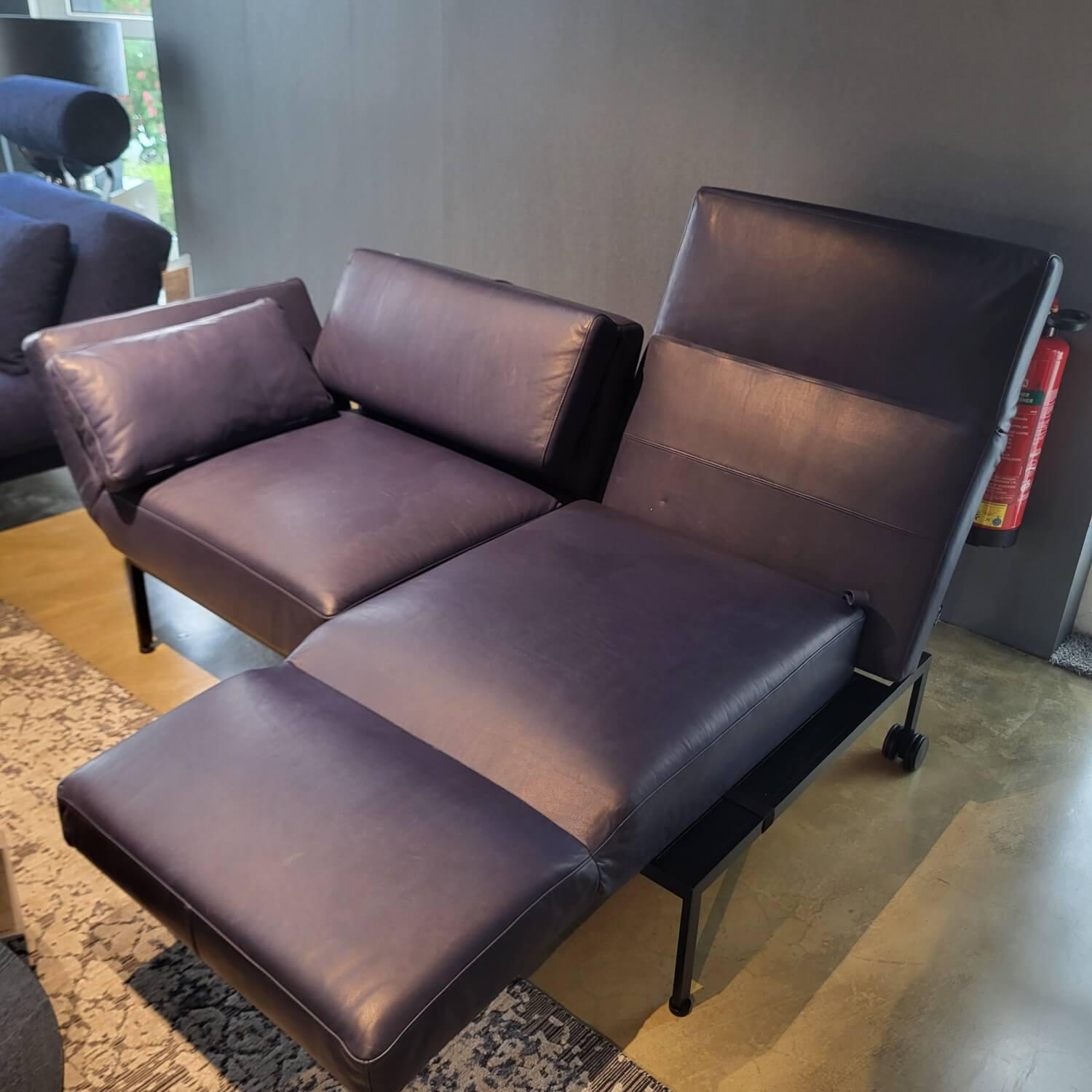 Brühl - Sofa Roro Moule Medium Leder 5668 Taron 99 Schwarz Füße Kufe Verchromt Glänzend Mit Rollen Hinten - 5