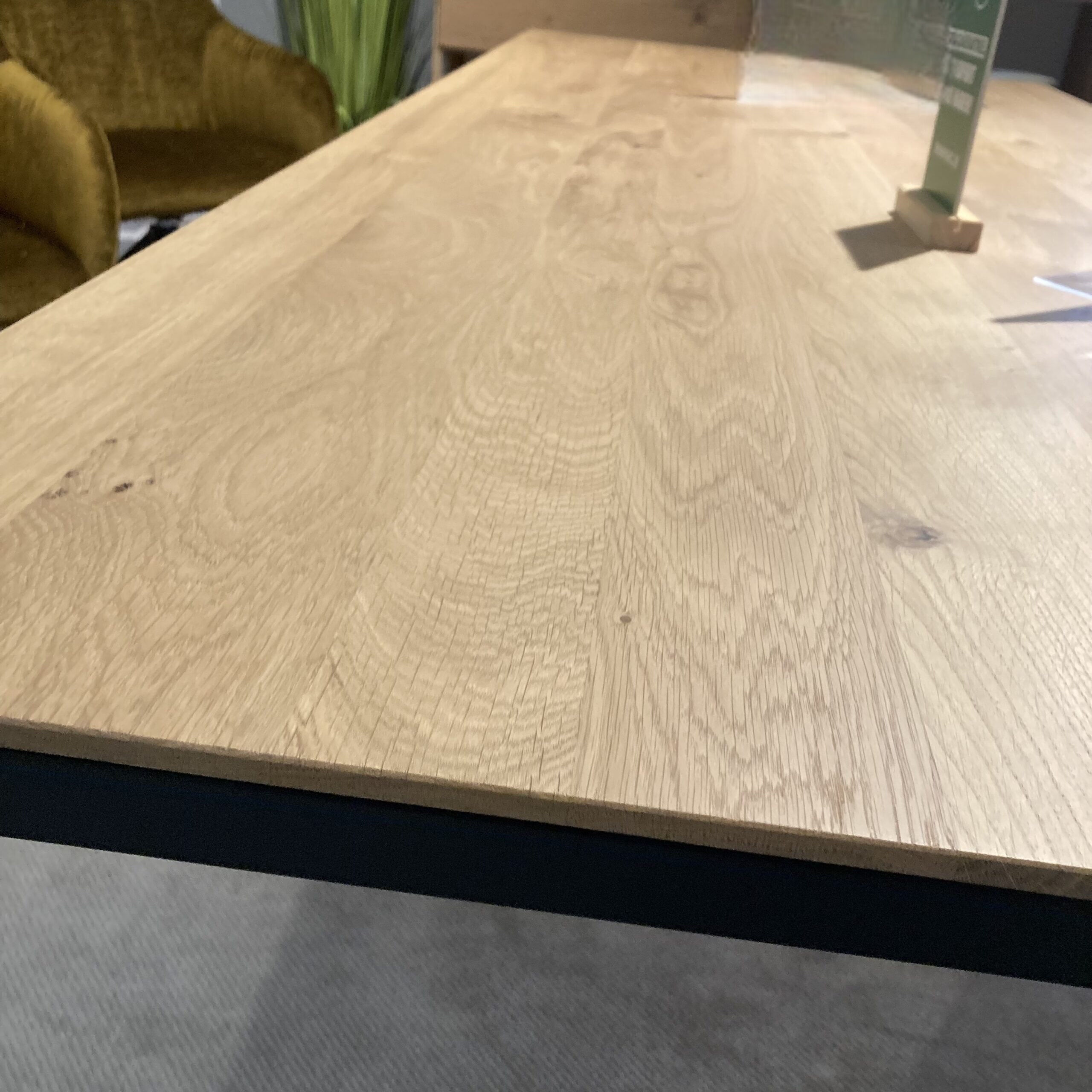 Willisau - Esstisch Dino Platte Eiche Lackiert Gestell Aluminium Schwarz Pulverbeschichtet - 3