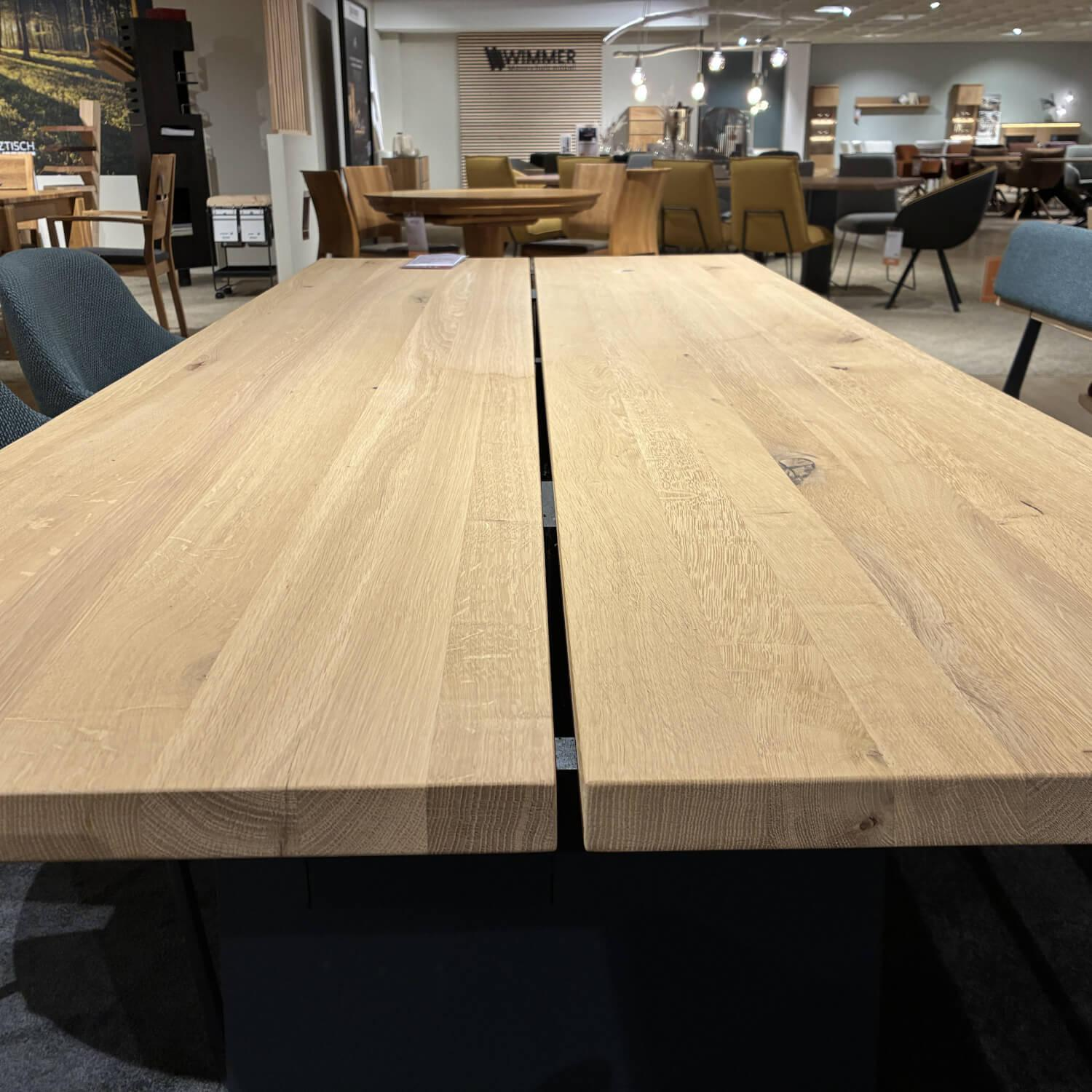 Wimmer - Essgruppe Zweigl Holz Rustikale Asteiche Bianco Stoff Q2 Individuals 66 Blau Gestell Metall RAL7021 Schwarzgrau - 4