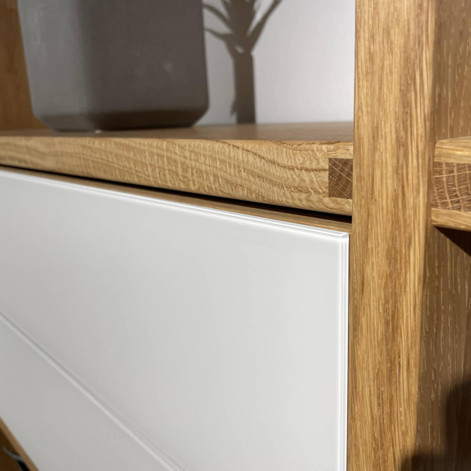 Team 7 - Regalwand Cubus Vollholz Eiche Natur Geölt Glas Naturweiß Matt Mit Touchbeschlag - 7