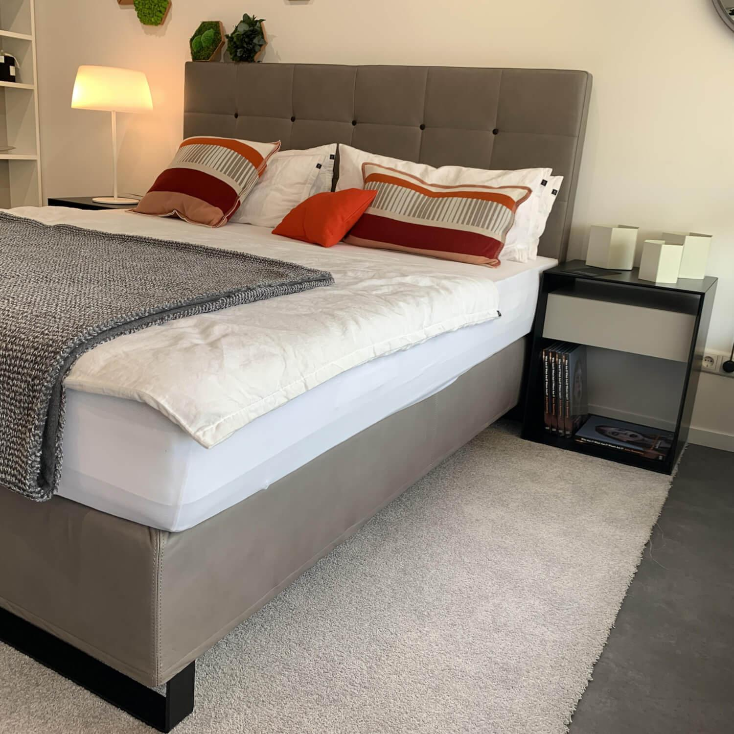 Möller Design - Boxspringbett Bohemian C Leder Acacia Grau mit Matratze Paisley P5 - 3