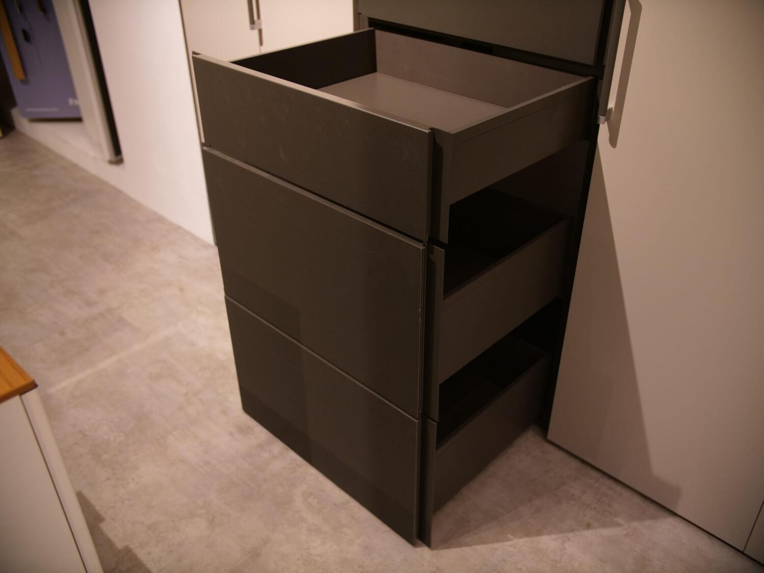 Hülsta - Systemeckschrank Multi Forma II Lack Grau Design T+U Griff U012 Lack Grau - 13