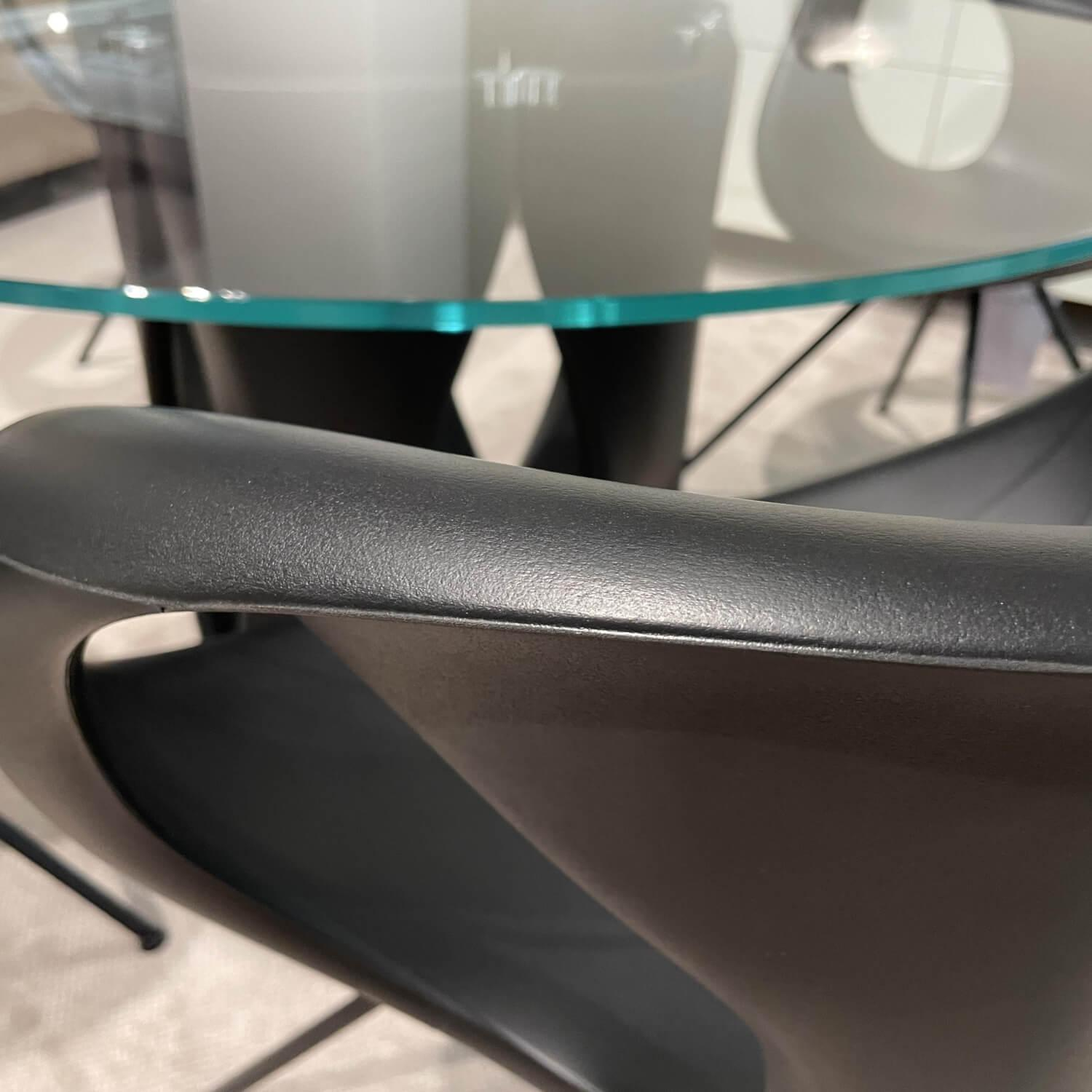 Tonon - Tischgruppe Glastisch MAC Rund 5er Base Gestell Mit 4 Up Chair 907/01 Armlehnsessel  Integralschaum Gestell Stahl Schwarz - 4