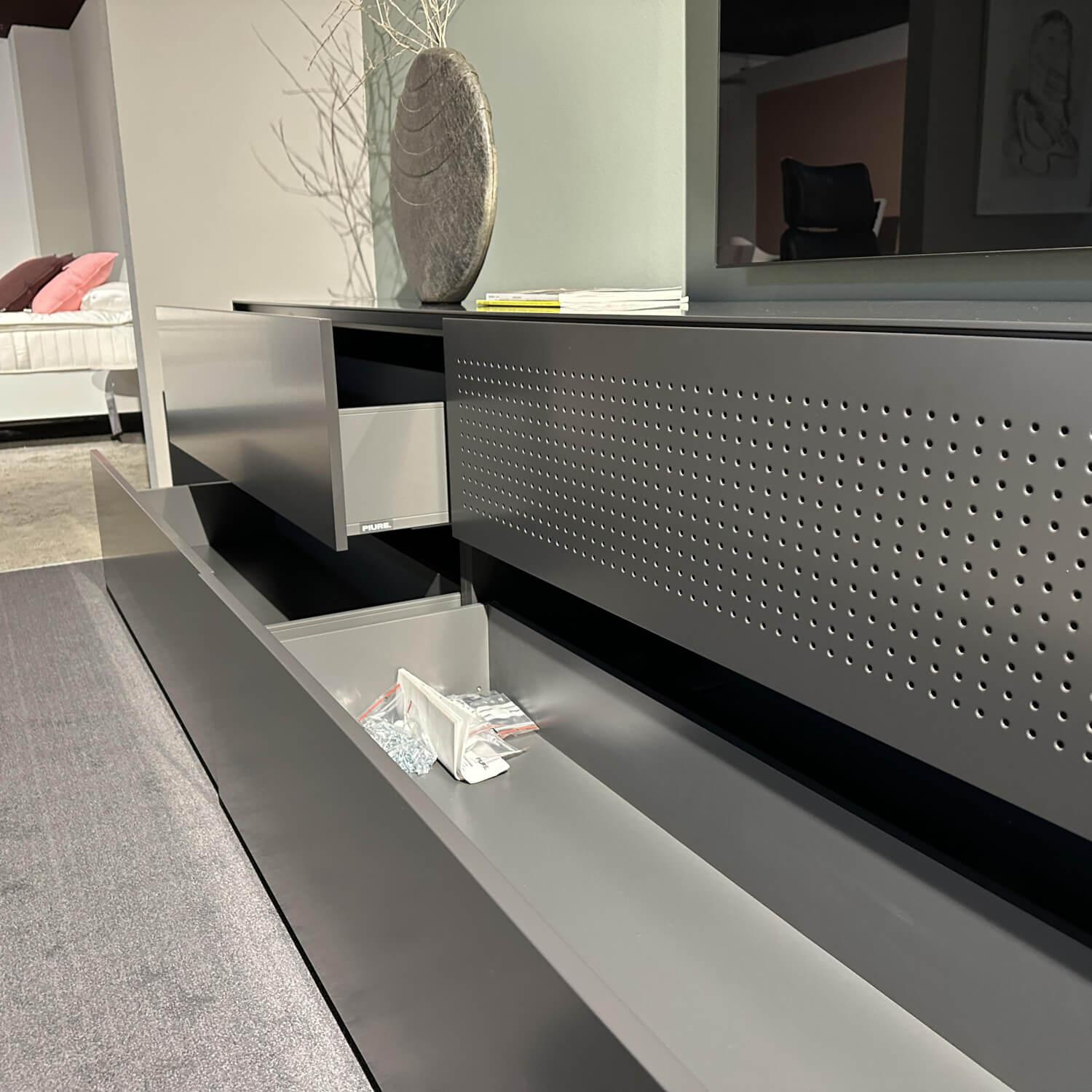 Piure - Sideboard Nex Side Lack Matt P44 Graphit Grau P35 Green Grün Inklusive Akustikfront Und Kabelauslass - 4