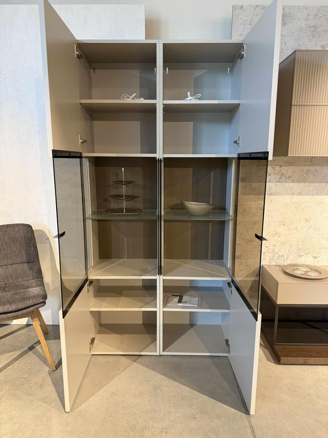 Hülsta - 2er-Set Vitrine Fena Lack Seidengrau - 3