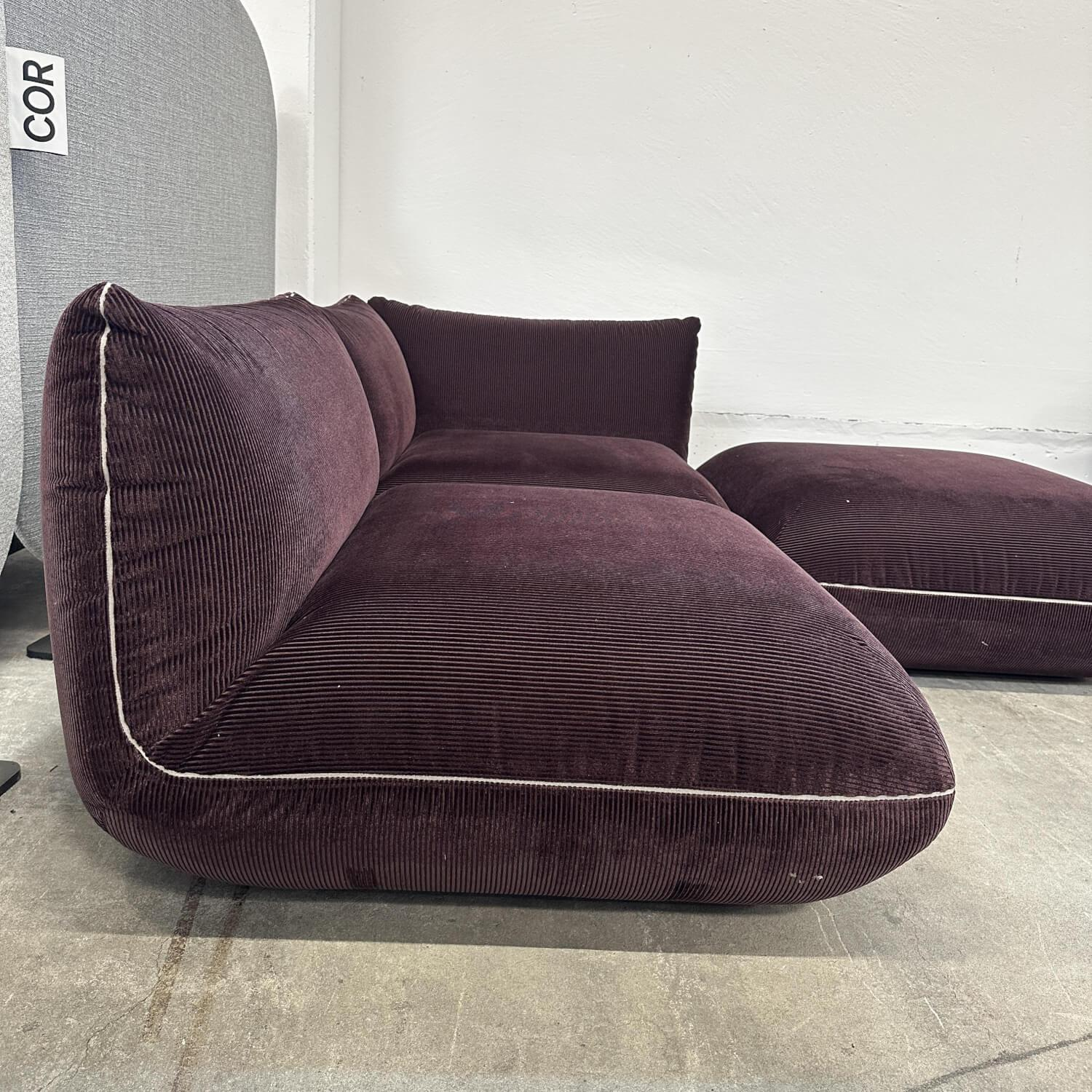 COR - Sofa Jalis 21 Stoff 9074 Merlot Rot Nahtband 5095 Kitt - 5