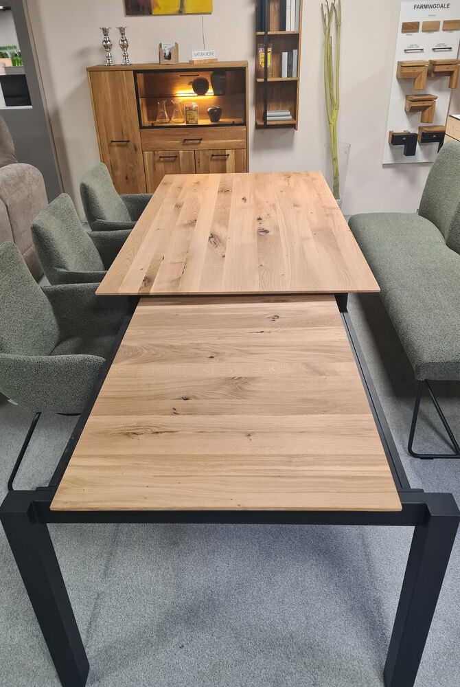 Natura - Esstisch Rushmore Eiche Bianco Geölt Schweizer Kante Gestell Schwarz mit Auszug  - 3