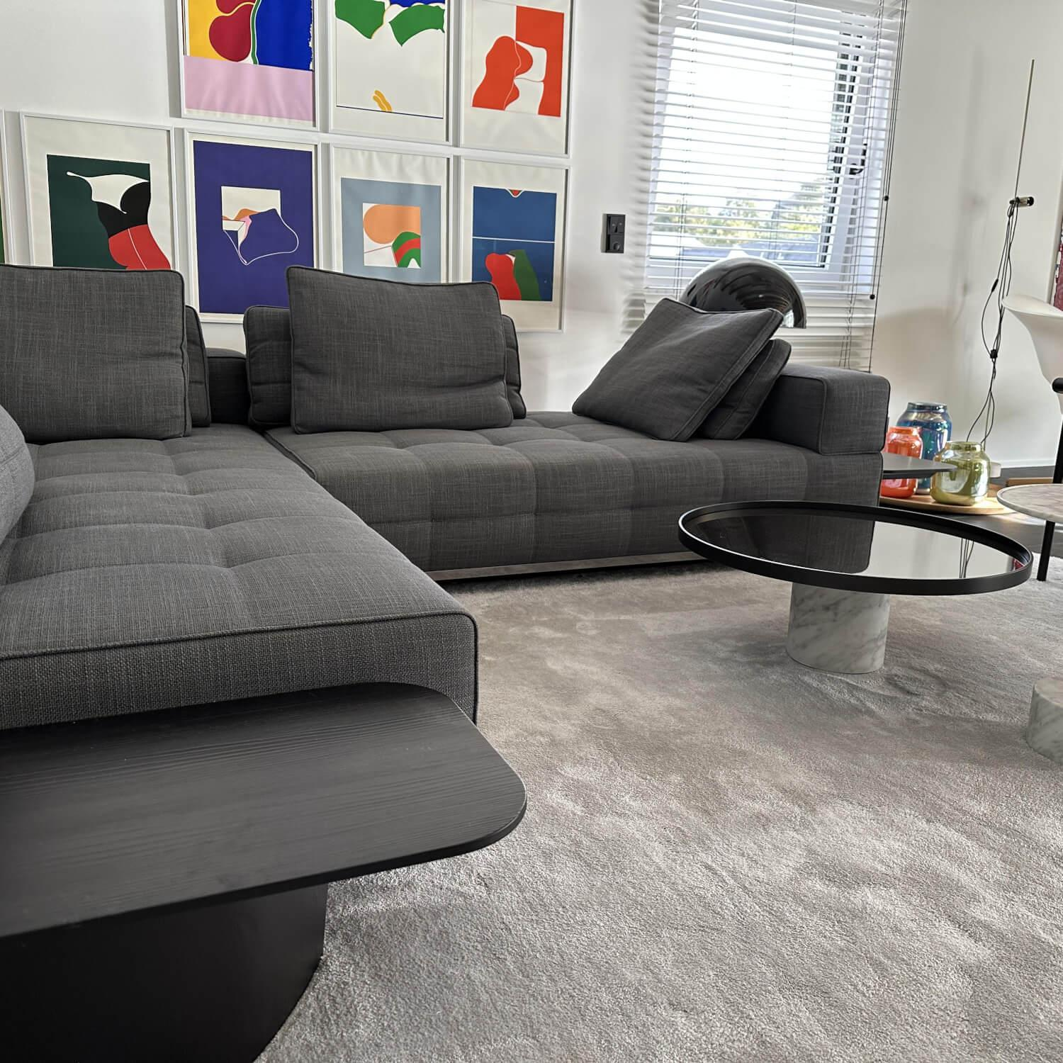 Minotti - Ecksofa Lawrence Clan Stoff Shibuya 15 Fumo Grau Gestell Massivholz mit 2 Eckkonsolen - 6