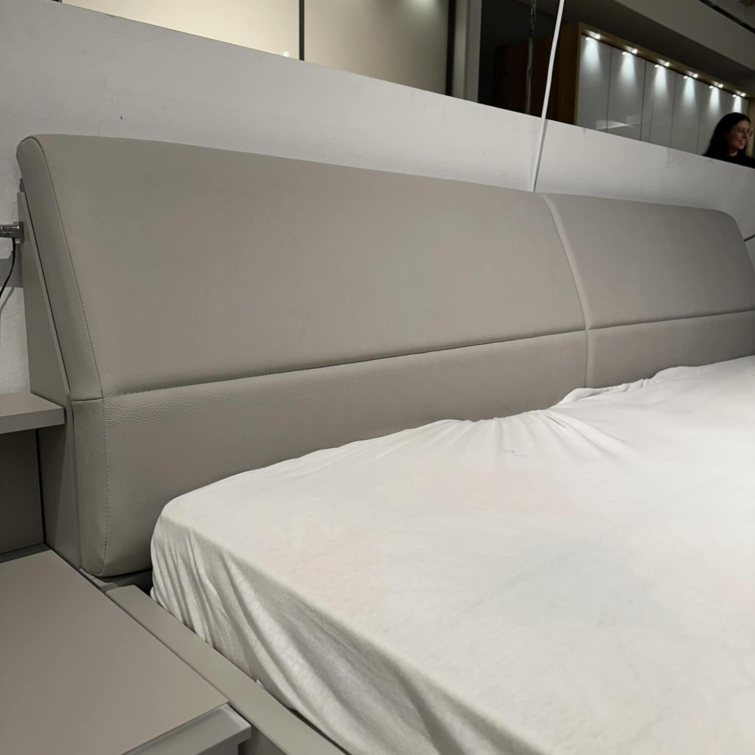 Wiemann - Schlafzimmer IL 1009 Dekor Kieselgrau Glas Weiss Nachtkommoden Schrank Bett Ohne Matratzen Und Lattenrost - 14