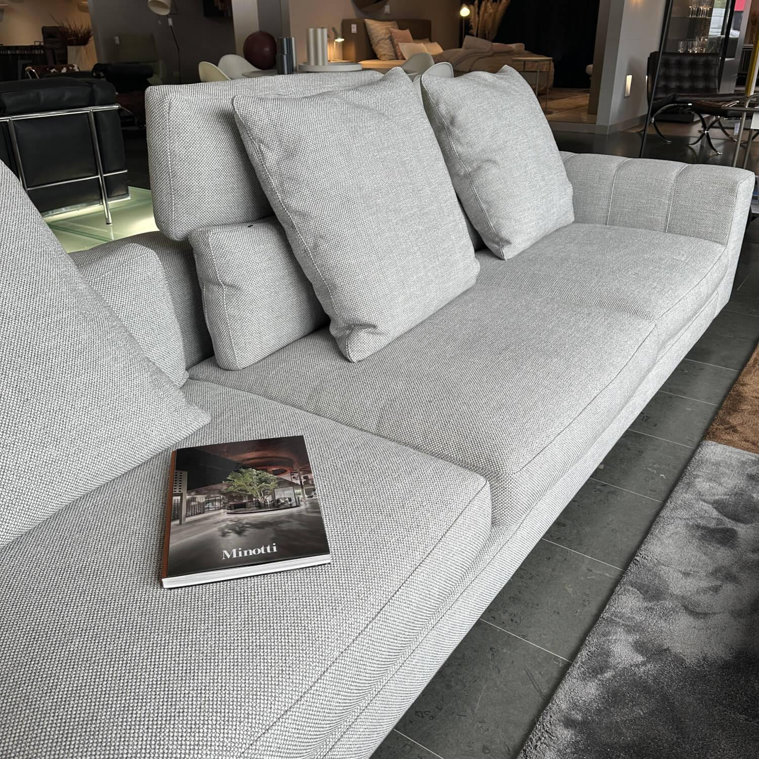Minotti - Ecksofa Freeman Duvet T Wing Stoff Milennium 05 Ghiaccio Grau Inklusive Kopfstütze Und Hocker Freemann Pelle Aspen Stone Grey - 18