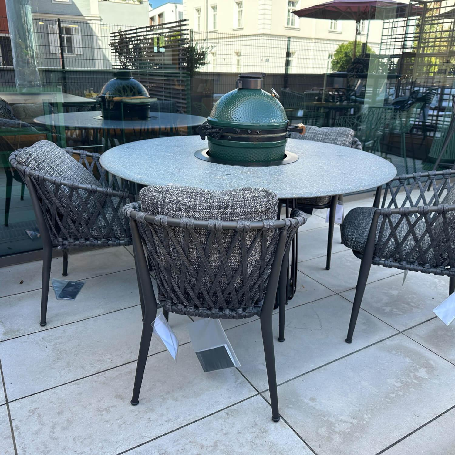 B&B Italia - Sitzgruppe Tisch Basket BC07 Porfido Verde Schwarz Grau Schwarz Stuhl Erica Geflecht Anthrazit Gestell Anthrazit Mit Grilltisch Bundle - 4