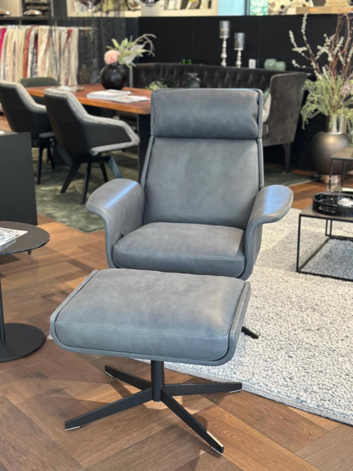 Bielefelder Werkstätten - Sessel Legend 172 1000 Leder Java Vulcano Grau Kreuzfuß Metall Schwarz Matt Pulverbeschichtet Mit Hocker - 2