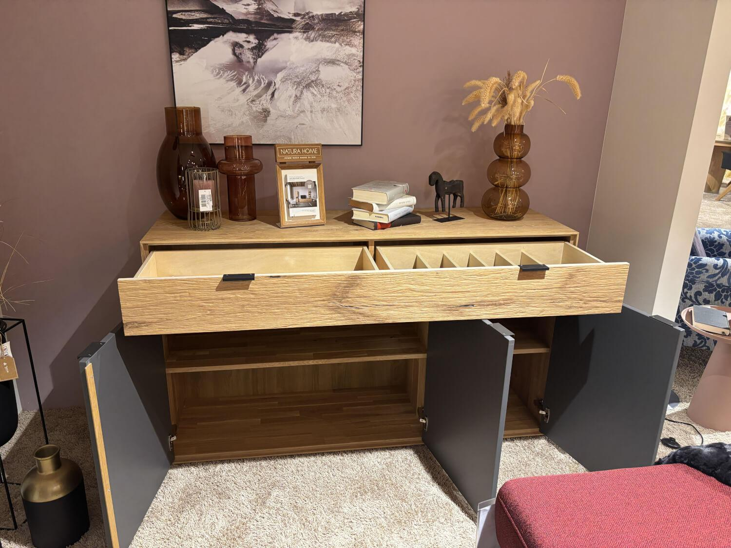 Natura - Sideboard Tucson Korpus Wildeiche Front Spalteiche Und Lack Graphitgrau Mit Besteckeinsatz - 4