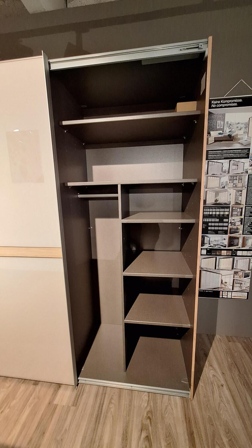Nolte - Schwebetürenschrank Marcato Front Glas Seidengrau Matt Korpus Platin Eiche Nachbildun - 5