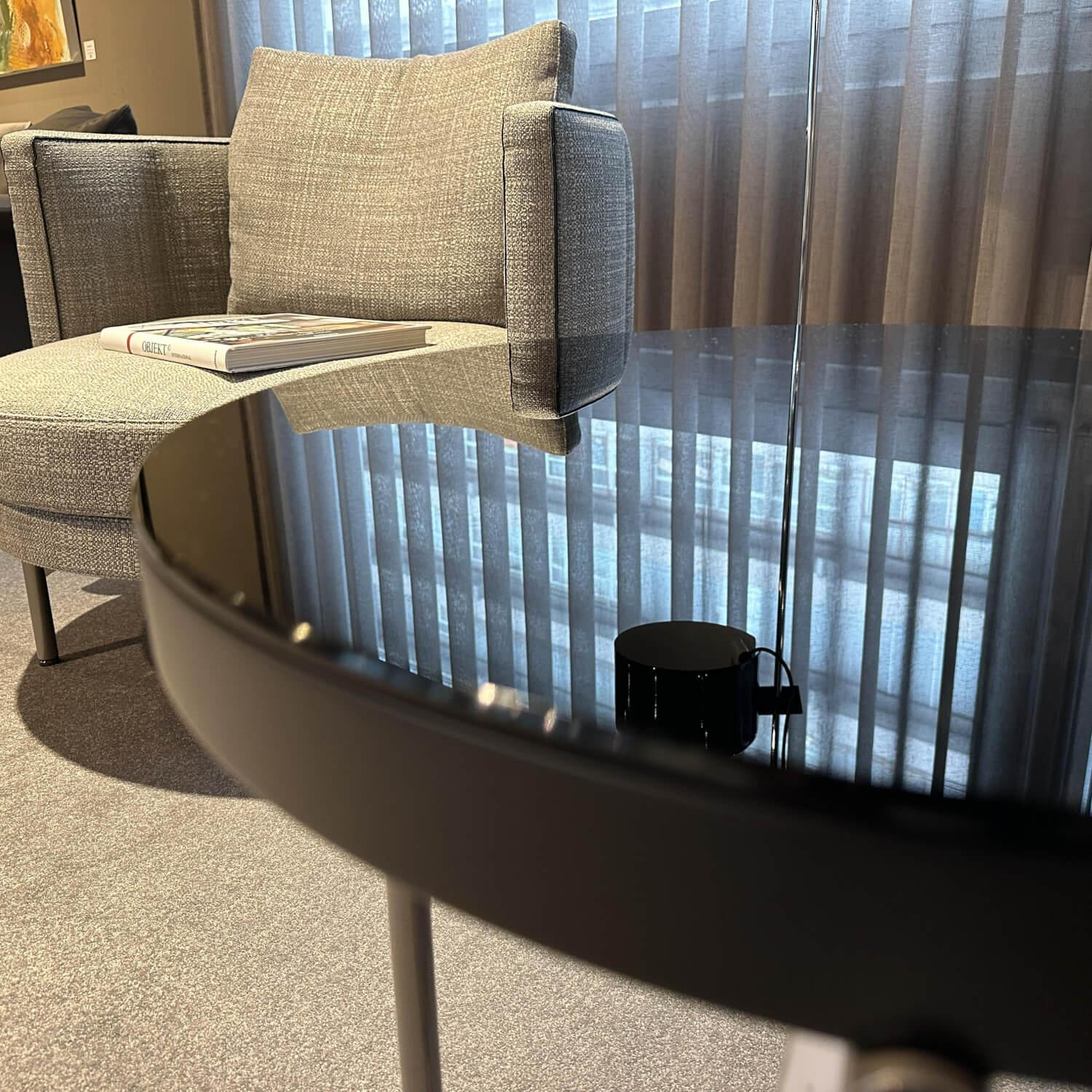 Minotti - Beistelltisch Torii Platte Glas Schwarz Gestell Metall Schwarz - 4