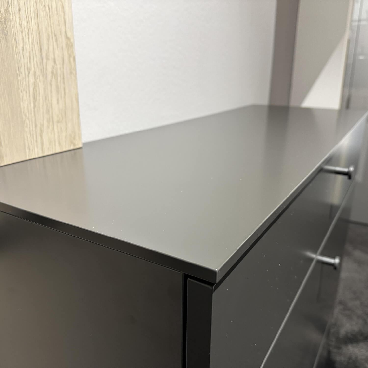 Sudbrock - Garderobenkombination Sina Melamin Und Glattlack Cosmos Schwarz Eiche Sahara Mit Beleuchtung - 6