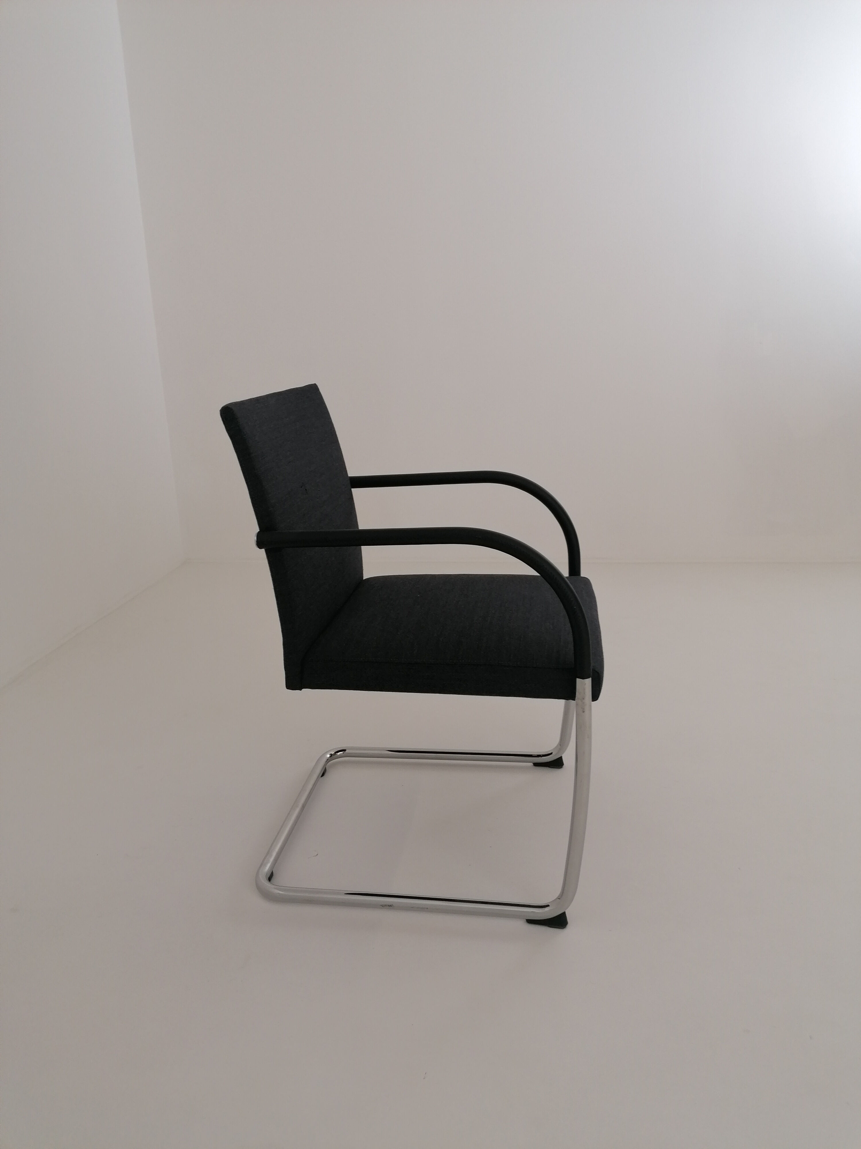 Walter Knoll - Freischwinger George Stoff Gabriel Crisp 4013 Schwarz Gestell Hochglanz Verchromt Mit Kunststoffgleitern - 3