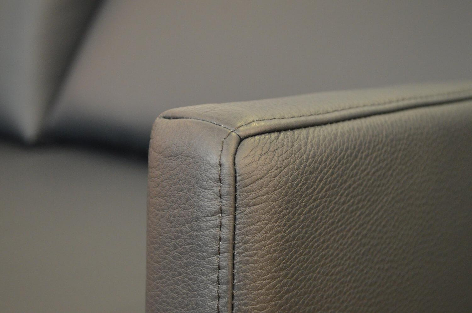Rolf Benz - Sofa Cara SB168 Leder 38.109 Graublau Kufe Glanzchrom mit Beinauflage - 5