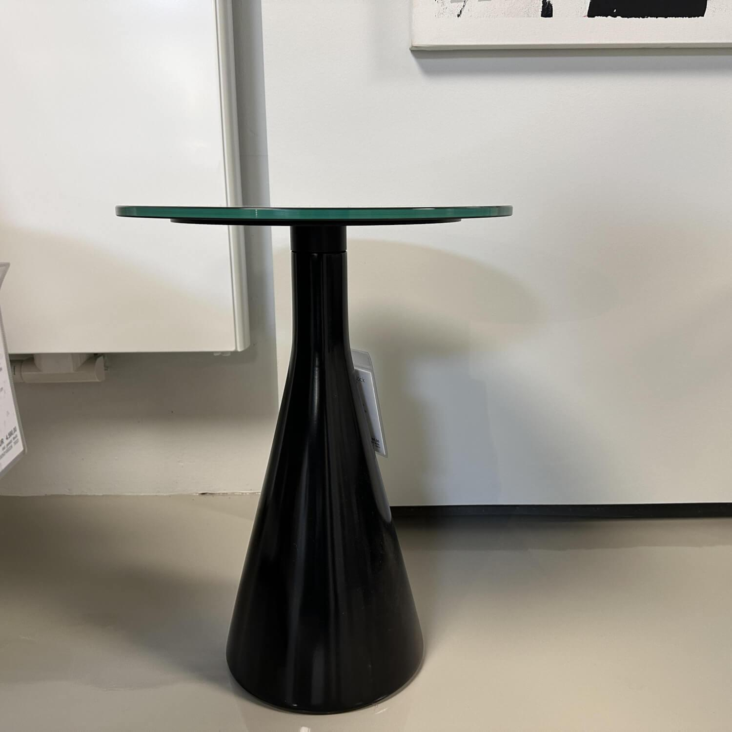 IP Design - Beistelltisch Roxy Fuß Holz Lackiert Tiefschwarz RAL 9005 Platte Glas Lackiert Flaschengrün - 6