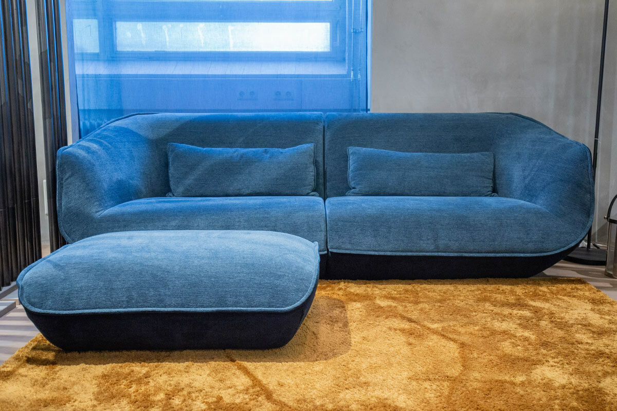 COR - Sofa Nook Stoff Außen 8170 Ozean Dunkelblau Innen Petrol mit 2 Lendenkissen und Hocker - 7