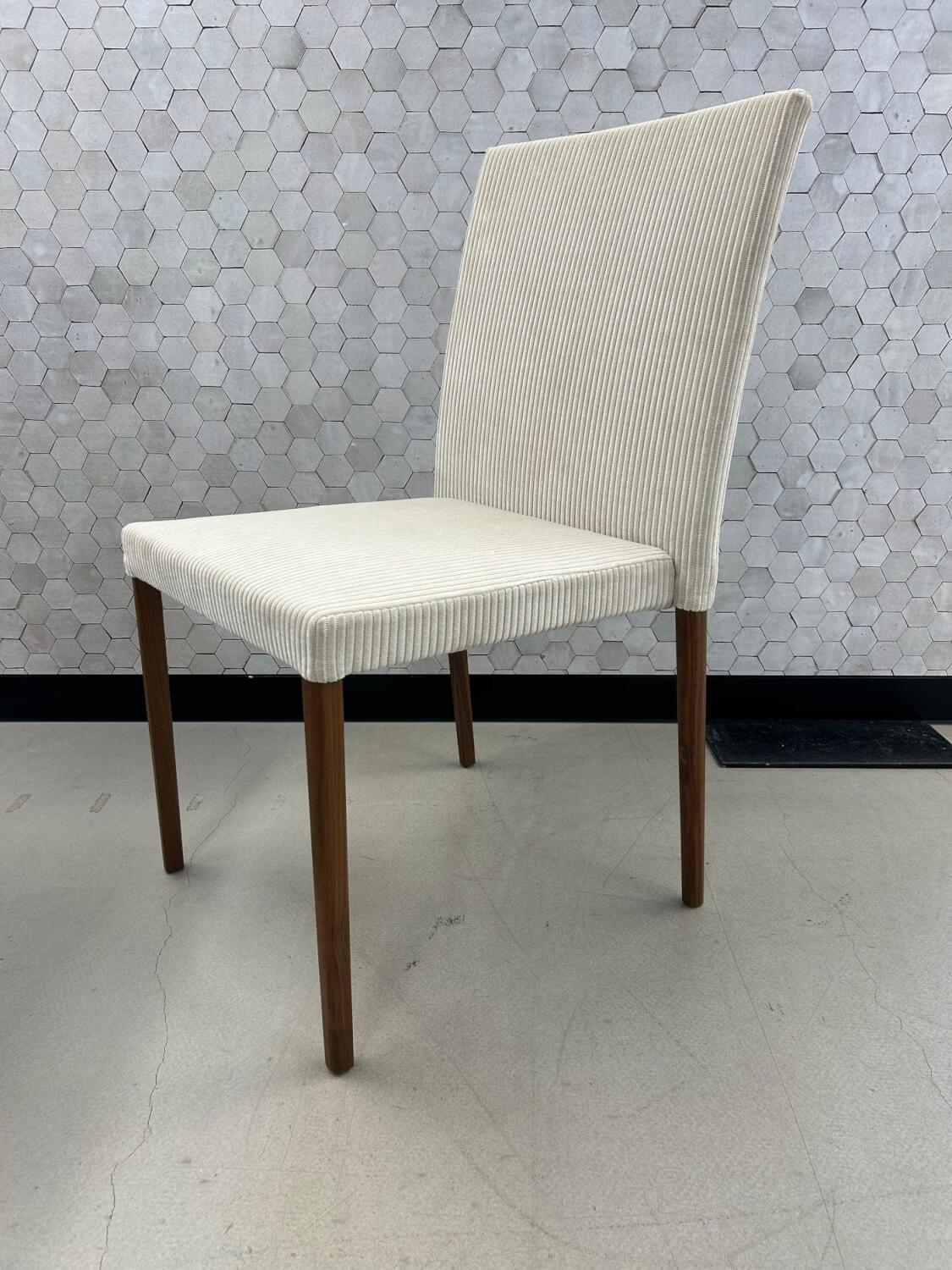 Walter Knoll - 4er Set Stuhl Jason Lite 1900 Stoff Phlox 213 Creme Beige Gestell Nussbaum Mit Splintanteil Inklusive Teflongleiter - 7