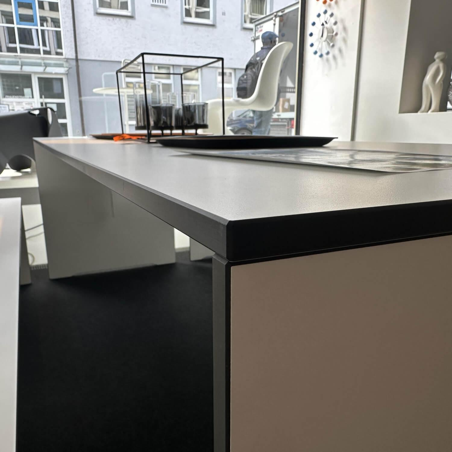 Conmoto - Essgruppe Riva Outdoor HPL Kunststoff Weiß Kanten Schwarz - 7