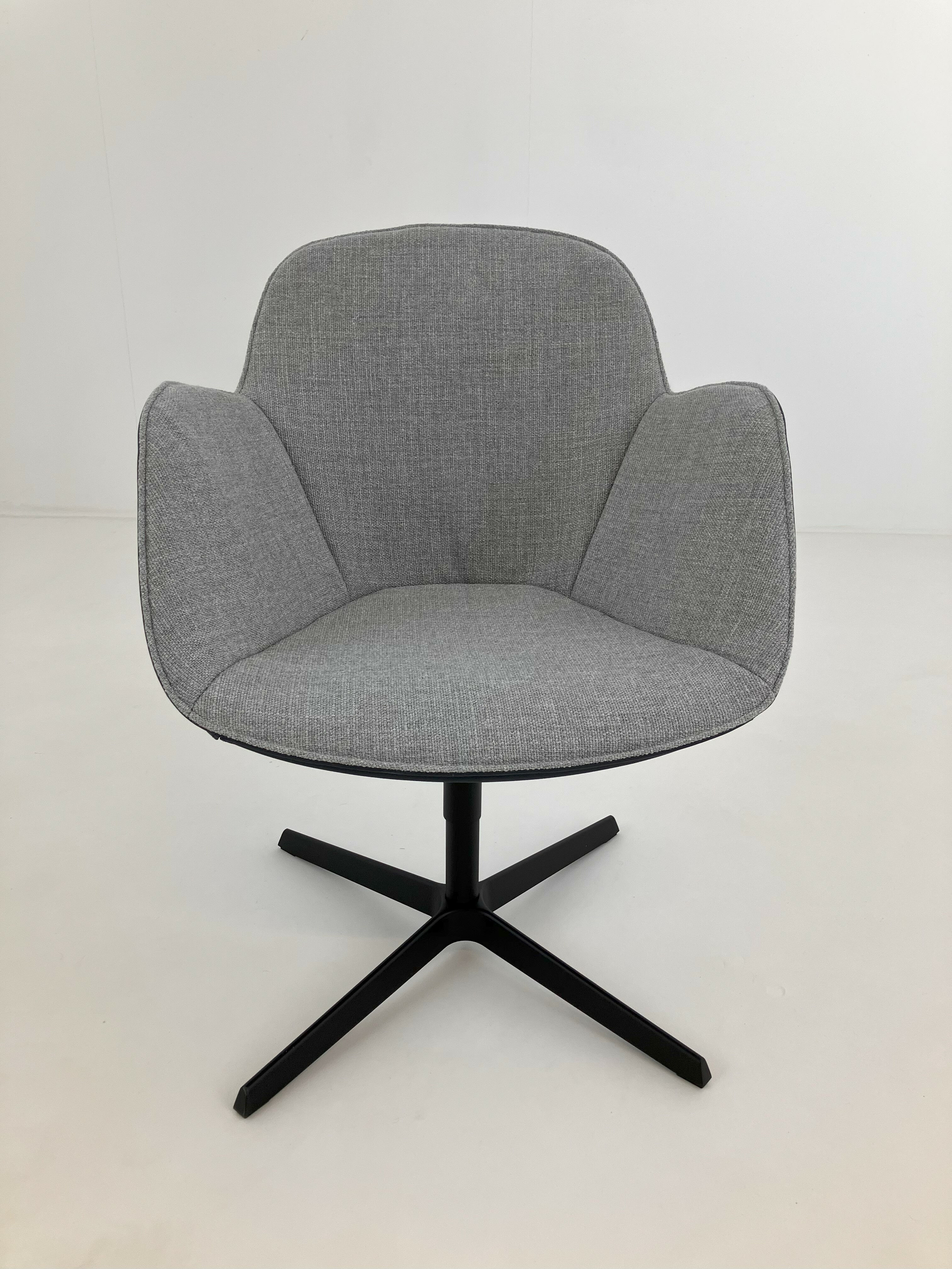 Walter Knoll - Stuhl Sheru Innen Stoff Tonga Shadow Grau Außen Leder Rodeo Soft Midnight Blue Blau Gestell Metall Schwarz - 2