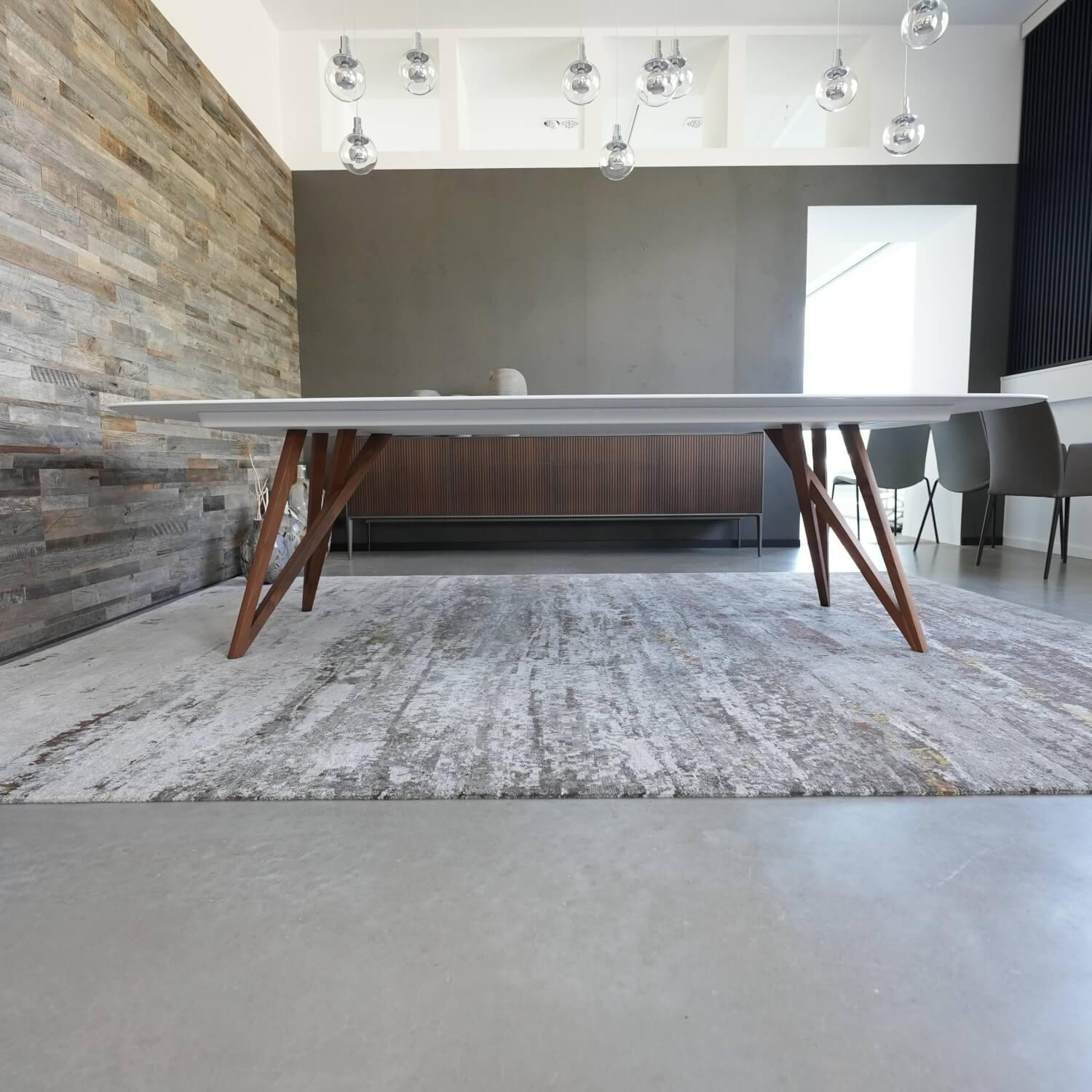 Walter Knoll - Tisch Seito Quarzstein Weiß Gestell Holz Nussbaum Mit Splitanteil Geölt Bootsförmig - 6