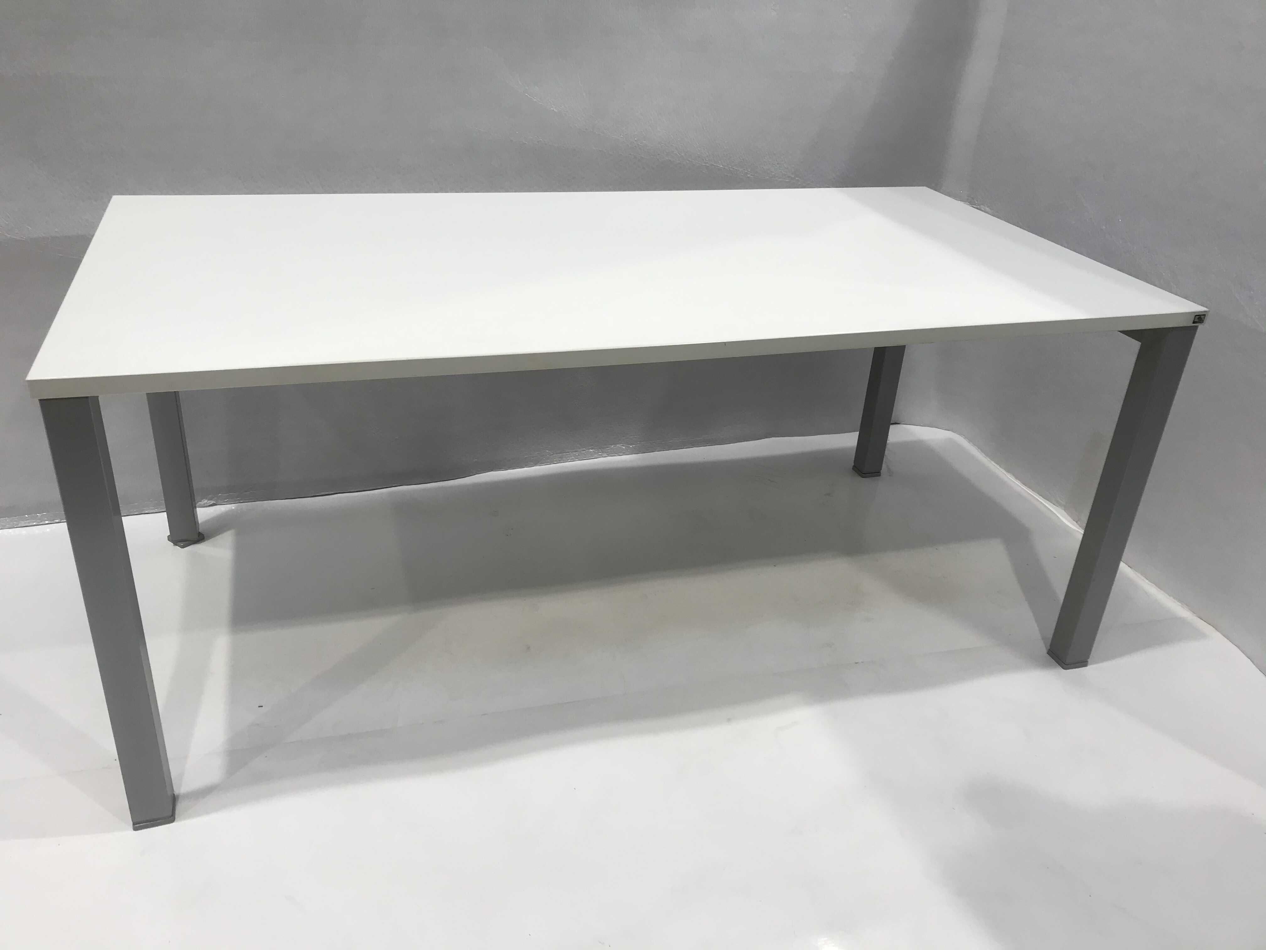 Tisch BASIC 4 Fuß Gestell Alufarbig Platte Weiß