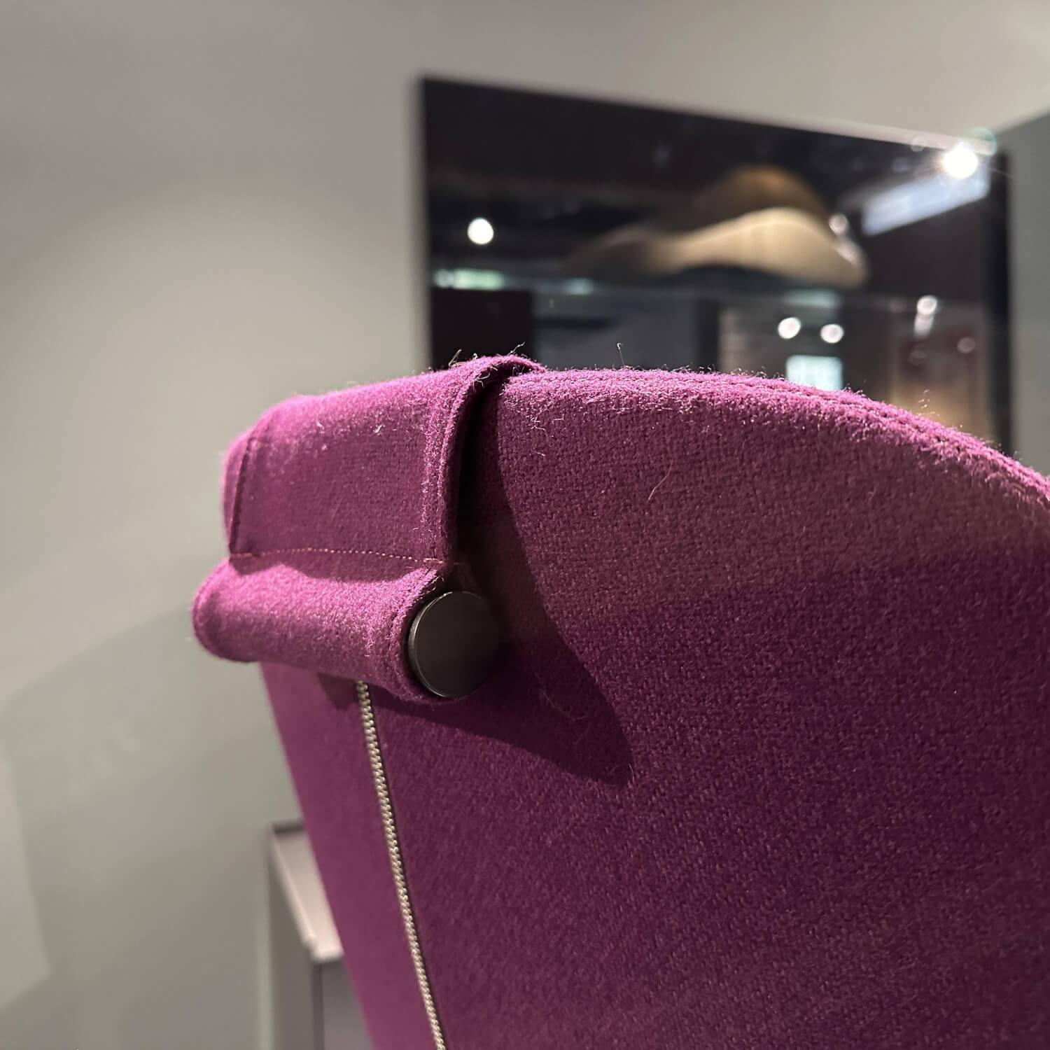 B&B Italia - Sessel Harbor Stoff Veilchen Violett Drehgestell Grau Metallisiert Mit Tablett Eiche Schwarz Gebürstet Kopfkissen Und Hocker - 5