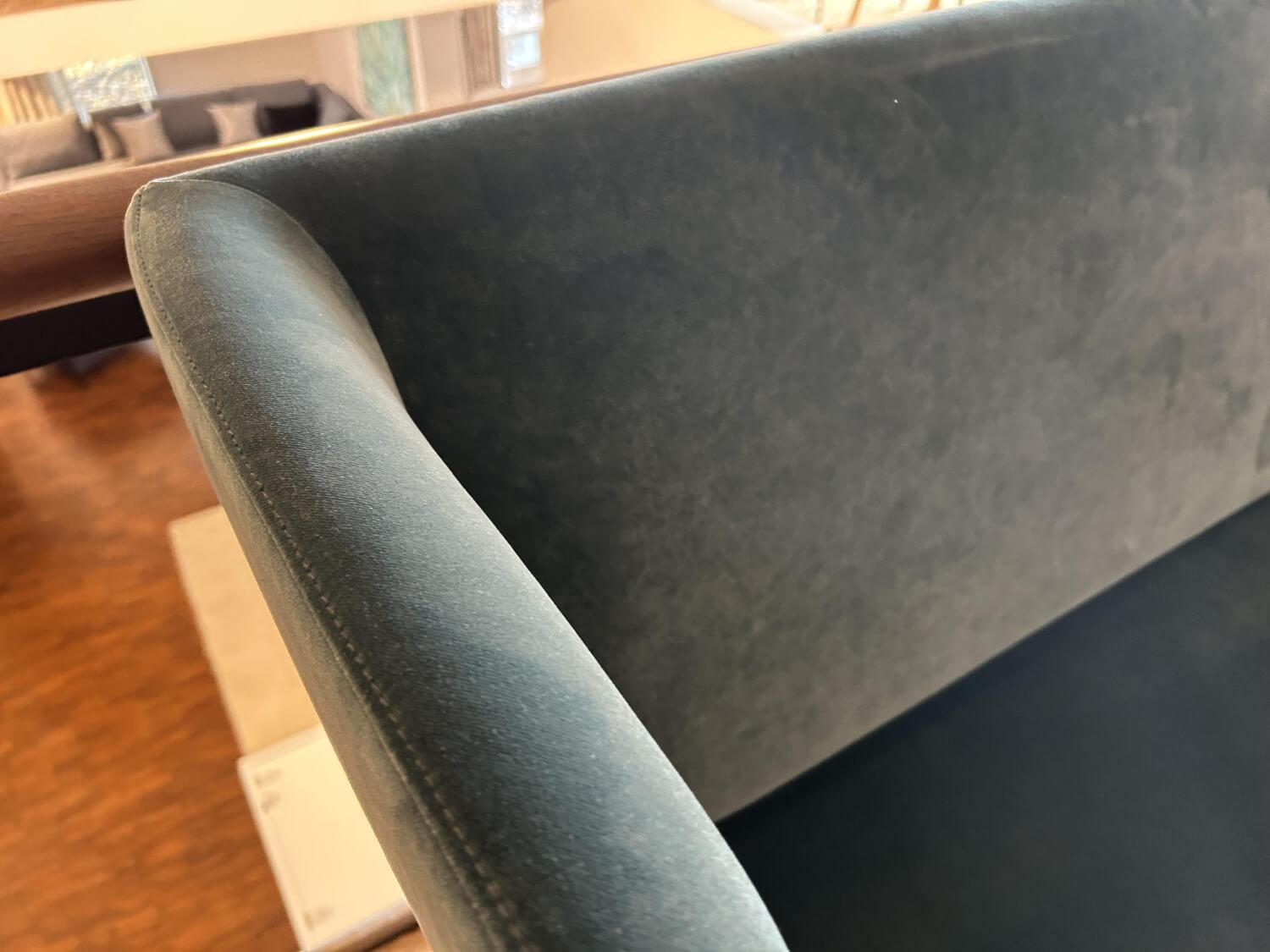 Bielefelder Werkstätten - Bank Polo Petite Stoff City Velvet Reloaded CA 7832/087 Grün Füße Schwarz - 3