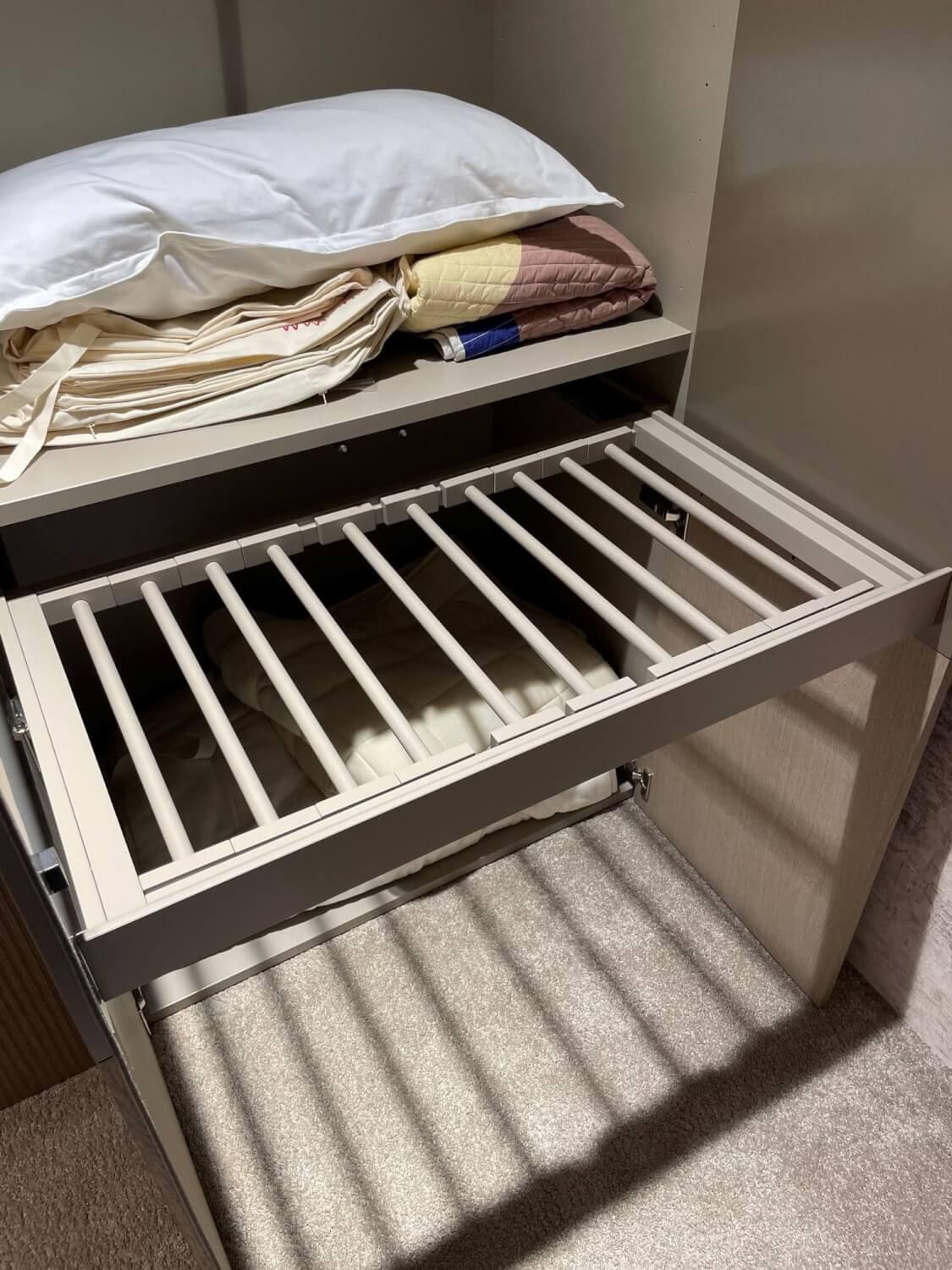 Sudbrock - Wardrobe Miria fronts smooth lacquer Sienna 465 oak Sahara 129 fluted with lighting - 8