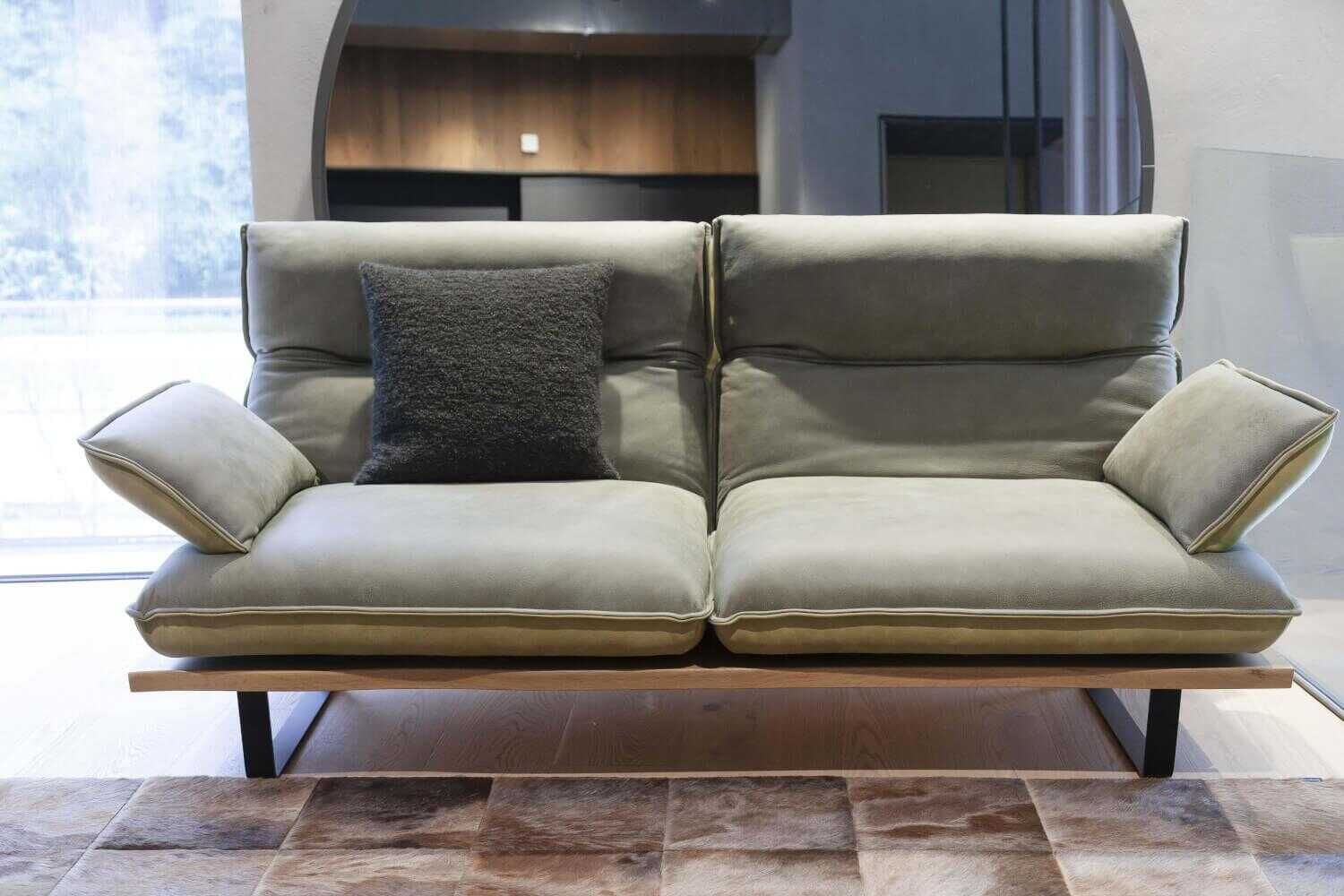 koinor-sofa-modell-manson-leder-a-india-pistazie-mit-drehsitz-71e762b8ff8b Koinor - Sofa Modell Manson Leder A-India Pistazie mit Drehsitz - 2