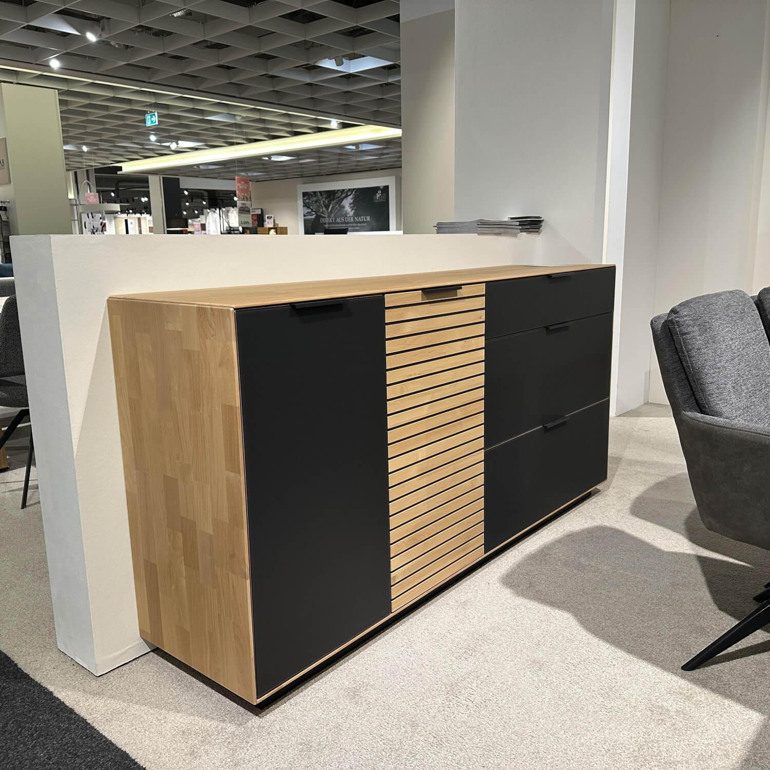 Wöstmann - Sideboard WM 2320 Holz Erle Mattglas Carbon Grau Sockel Carbonfähig - 4