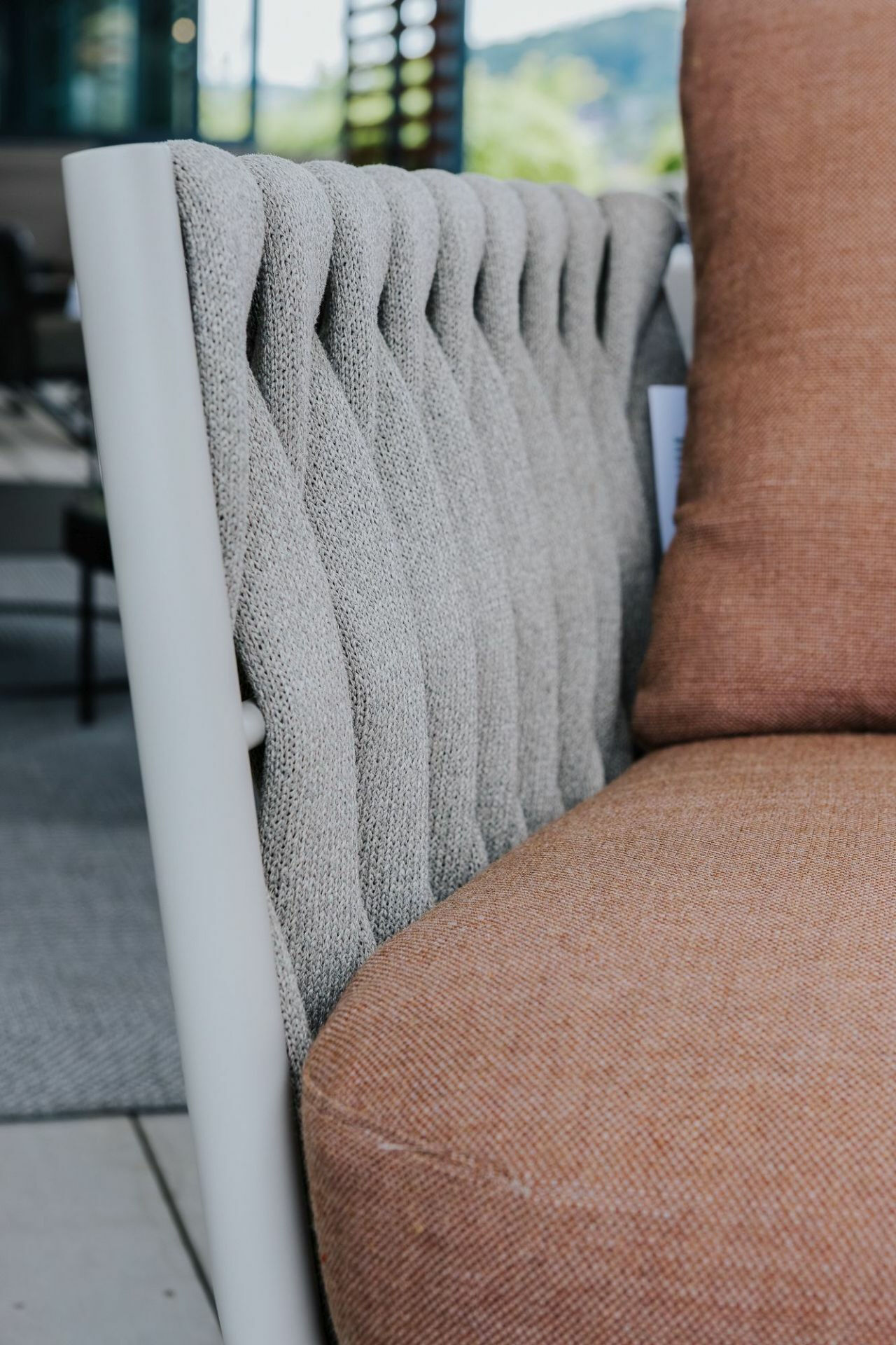 Tribù - Lounge Chair Tosca Stoff Mushroom E103 Rot Braun Bespannung Tricord Und Textilene Linen Grau Gestell Stahl Pulverbeschichtet Grau - 4