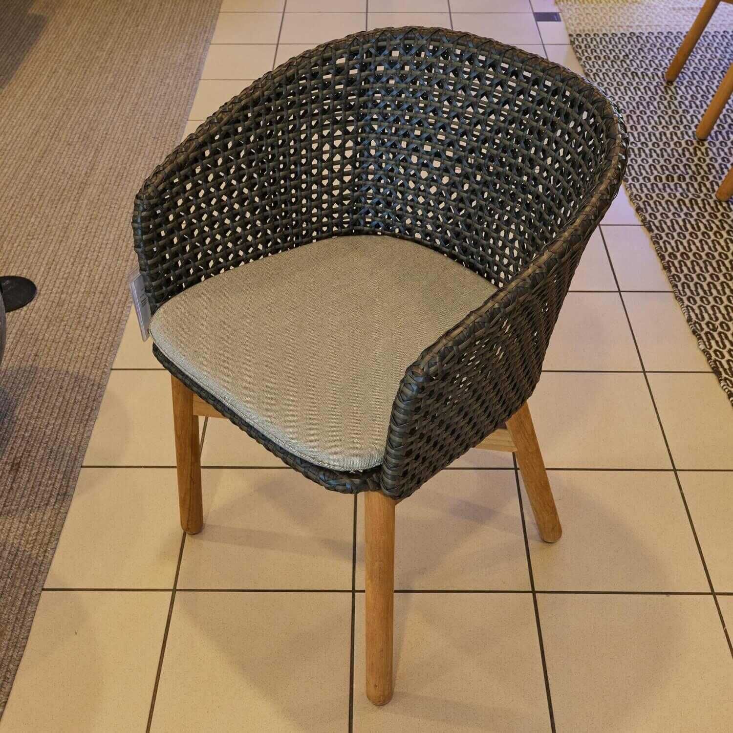 Alles Was Beine Hat Außer Tische Und Stühle DEDON Esstischgruppe mit 3 081-06-87006 | MÖBELFIRST.DE!