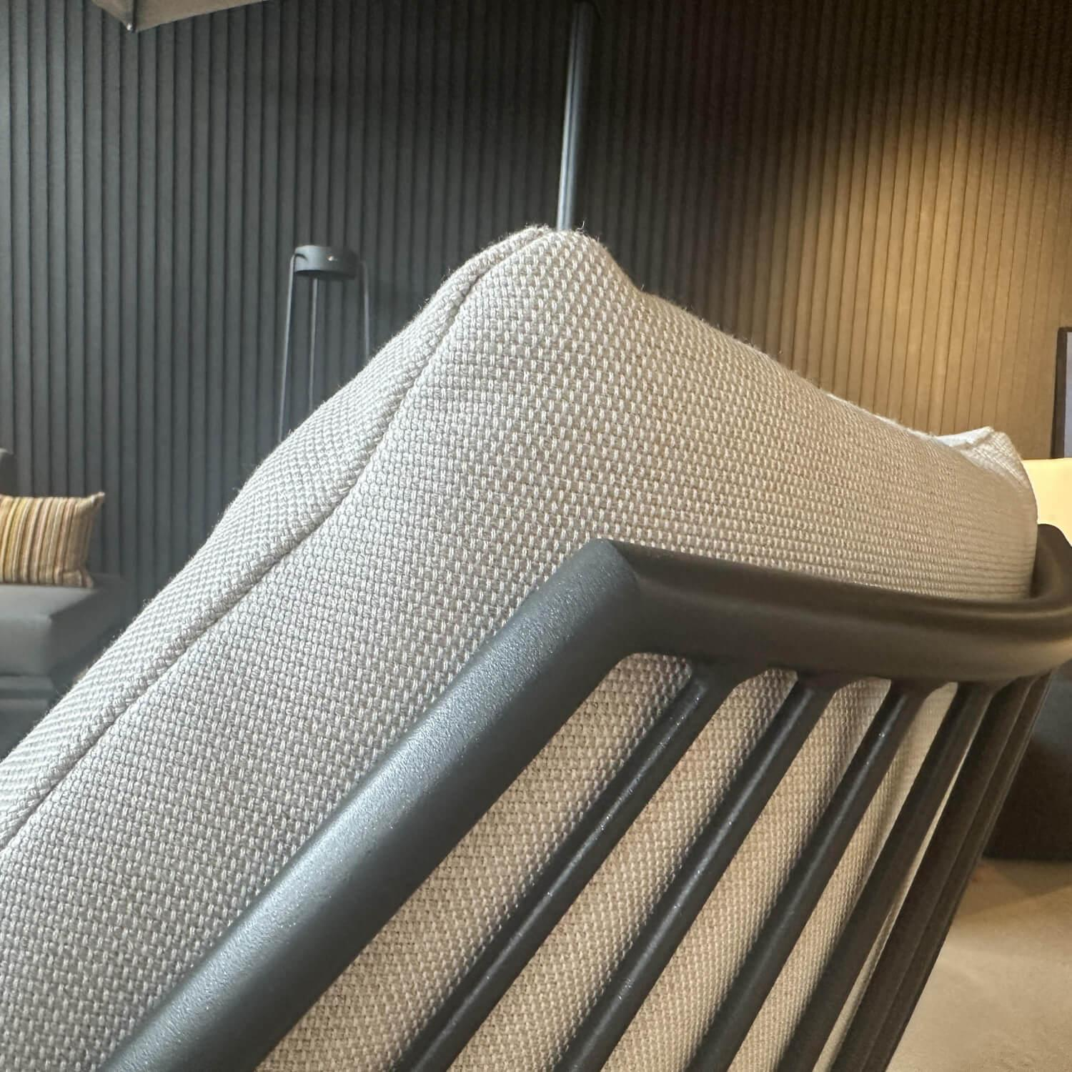 Solpuri - 3er-Set Dining Sessel Chill Stoff Deluxe Mumbai Beige Gestell Aluminium Anthracite Antharzit Lackiert - 3