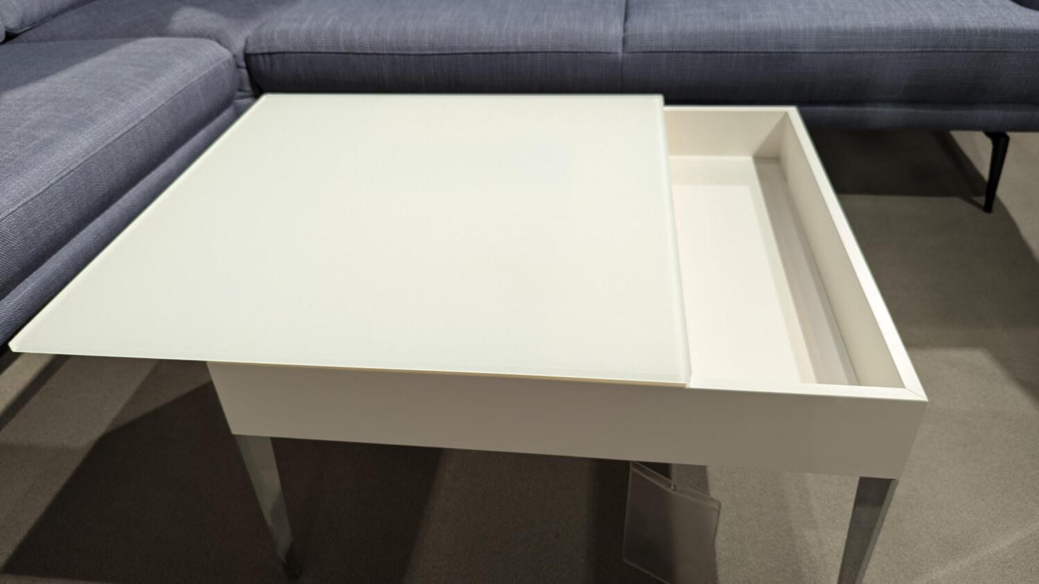 Ronald Schmitt Design - Couchtisch Wega Platte Glas Optwhite Weiß Nanostr Unterlackiert RAL 9010 Korpus MDF Sandfarbig 4 Fußgestell HGL Chrom - 2