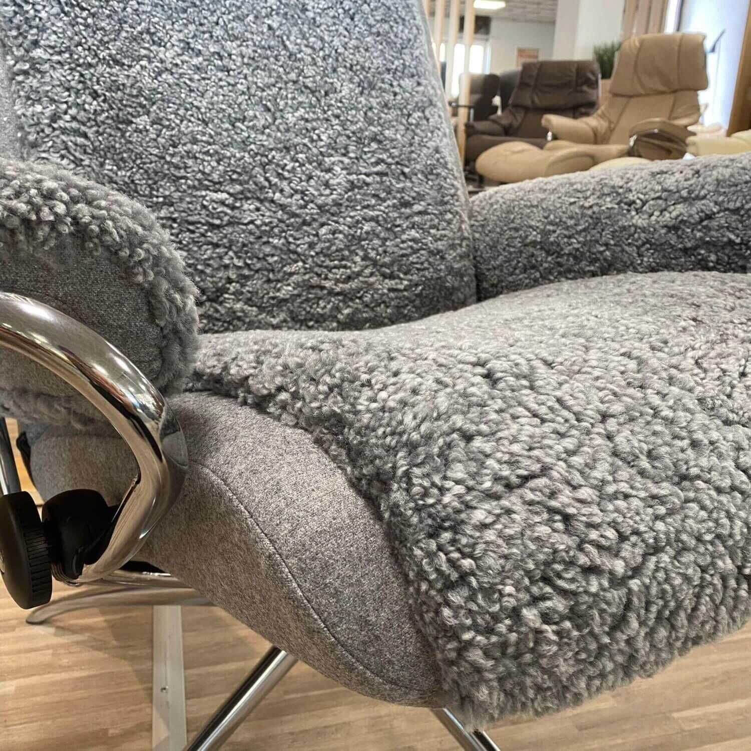 stressless-paris-stressless-sessel-mit-hocker-paris-high-back-limited-edition-calido-grey-sheepskin-star-base-chrom-standard-base-e6ae2f259041 Stressless - Stressless Sessel mit Hocker Paris High Back Limited Edition Calido Grey Sheepskin Star Base Chrom S - 8