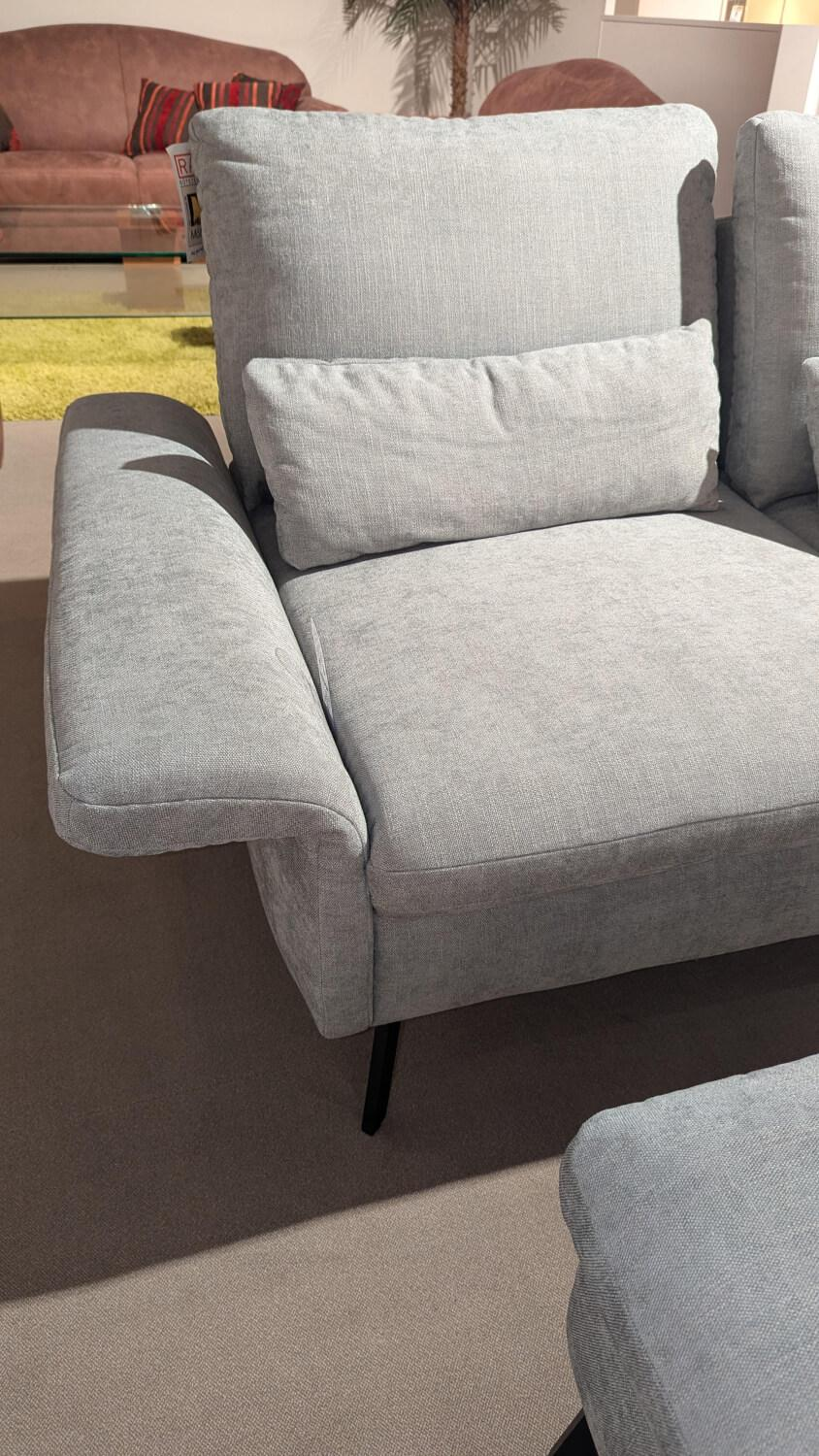 Carina - Ecksofa Emma Stoff Yelda Lightblue Grau Blau Gestell Metall Schwarz Pulverbeschichtet Mit Verstellbarer Sitztiefe Und Verstellbaren Kopfstützen Inklusive Hocker - 3